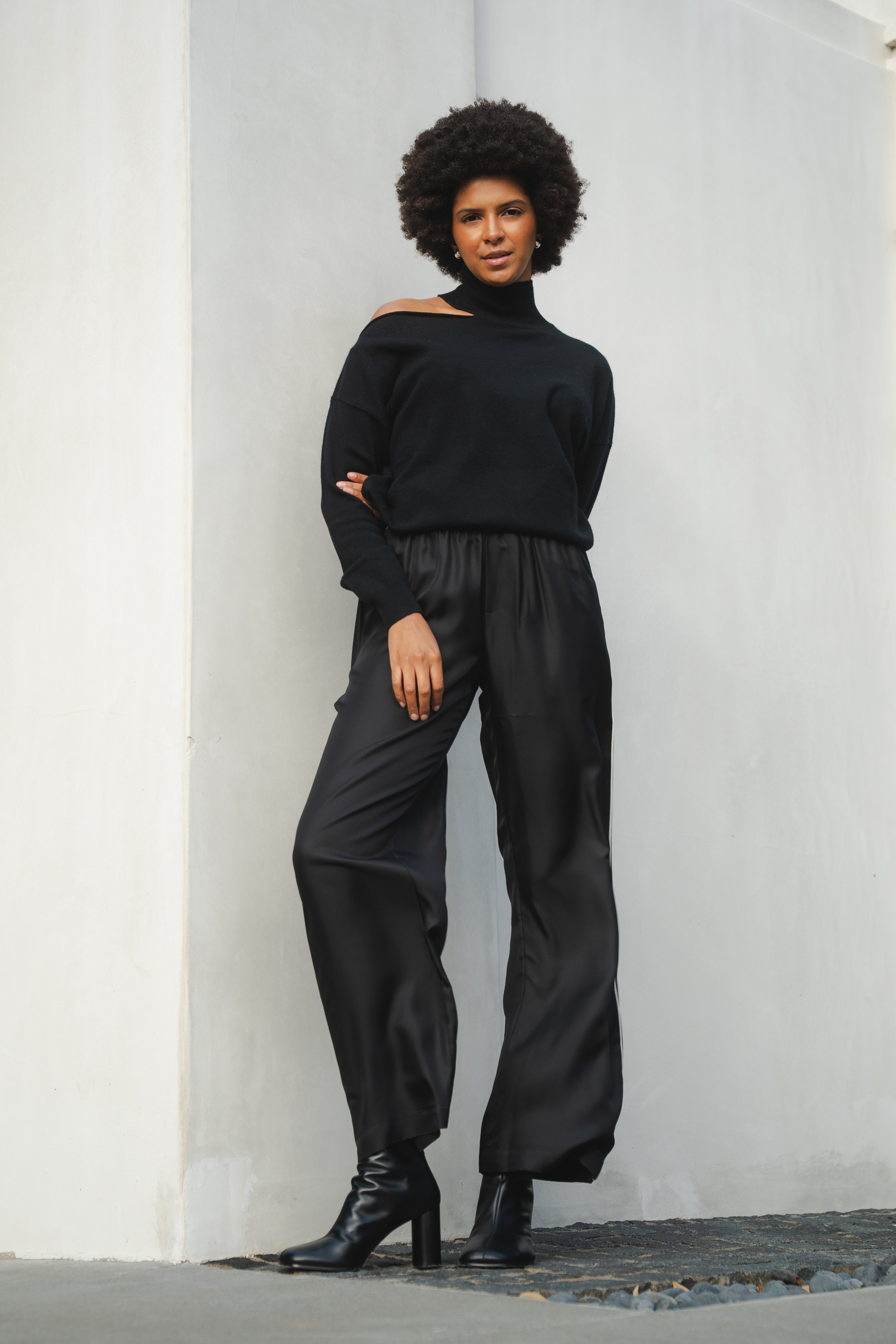 Wide Leg Trousers With Piping Detail in Black