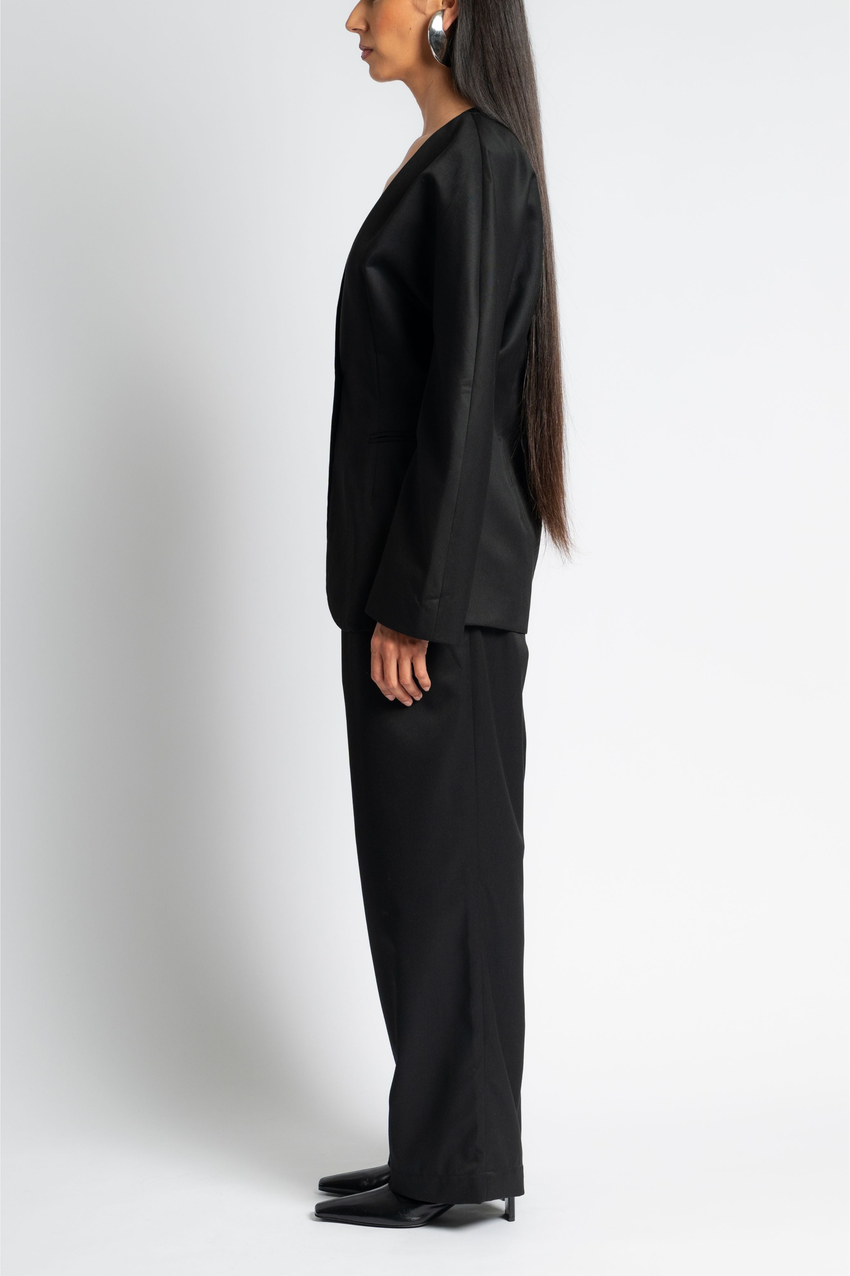 The Circular Blazer in Black