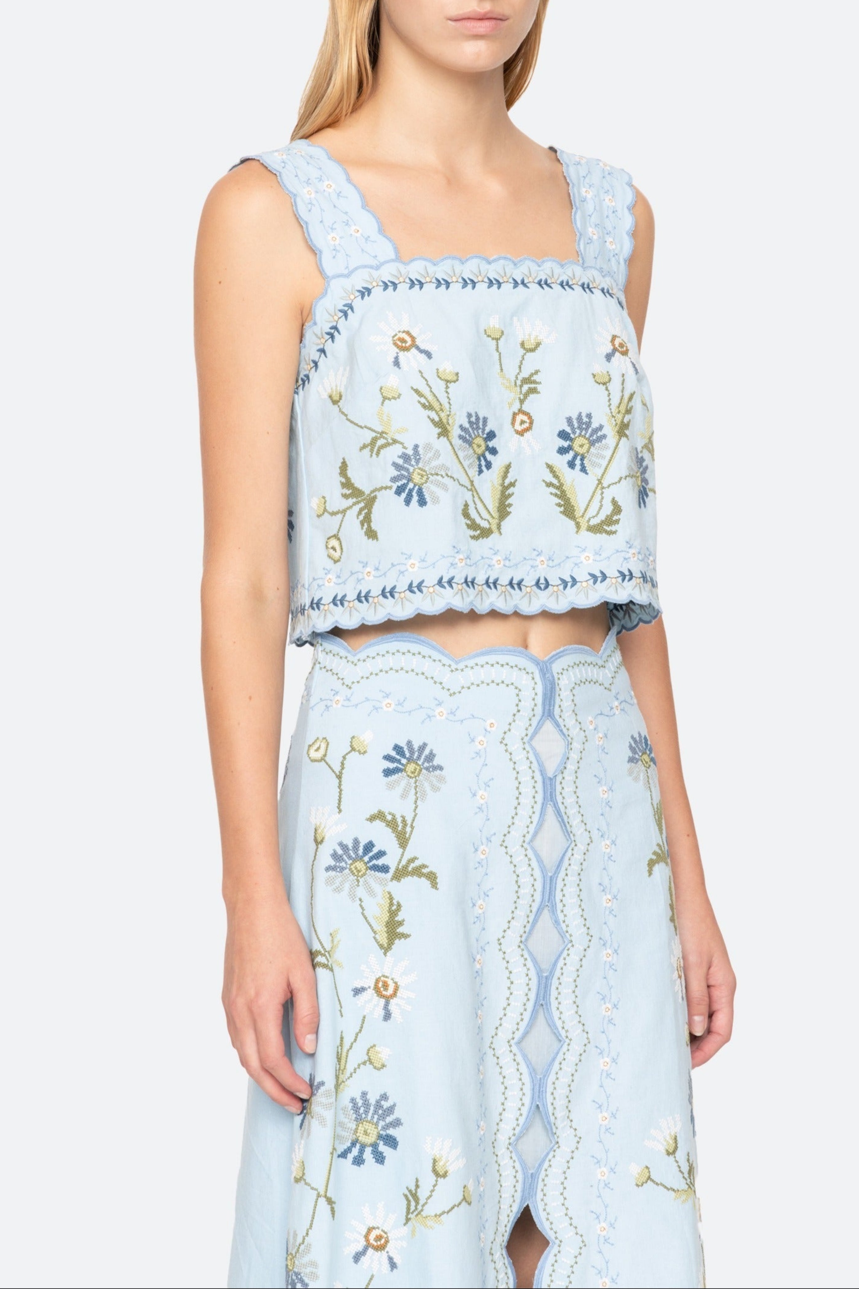 AUDRA EMBROIDERY TANK TOP (D2)
