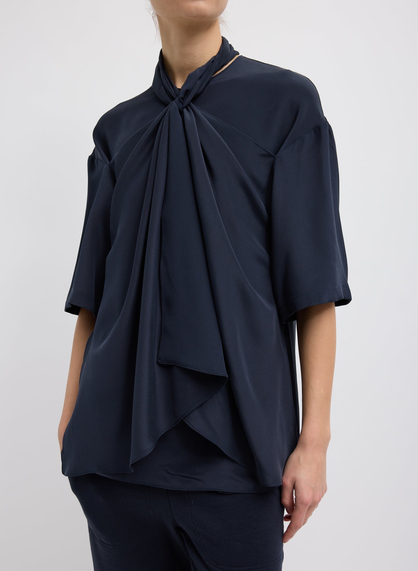 4 PLY SILK TIE FRONT TOP