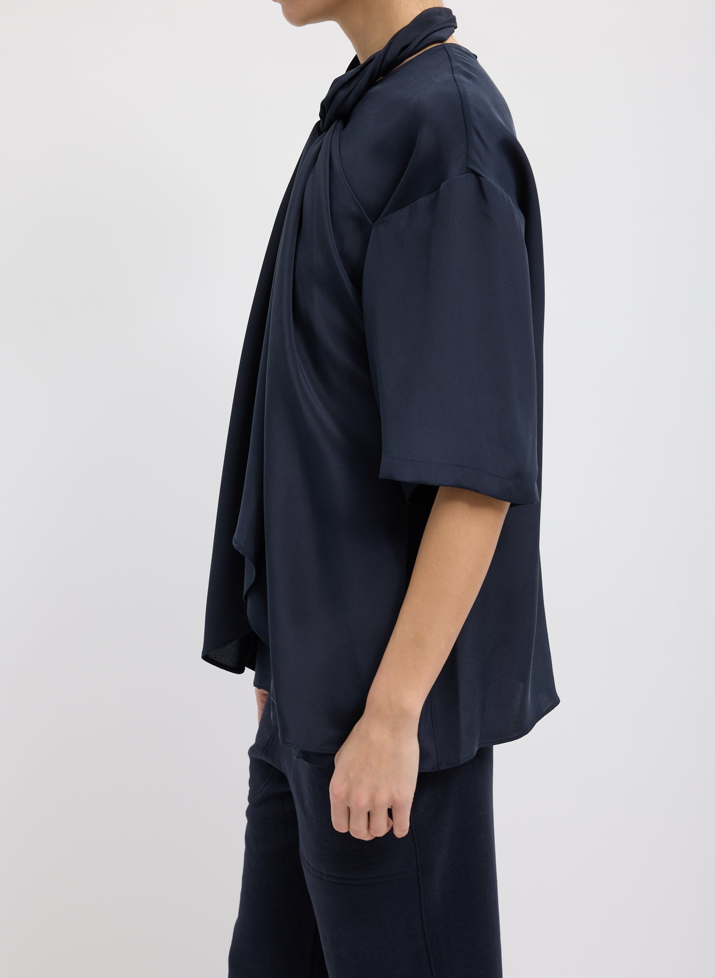 4 PLY SILK TIE FRONT TOP