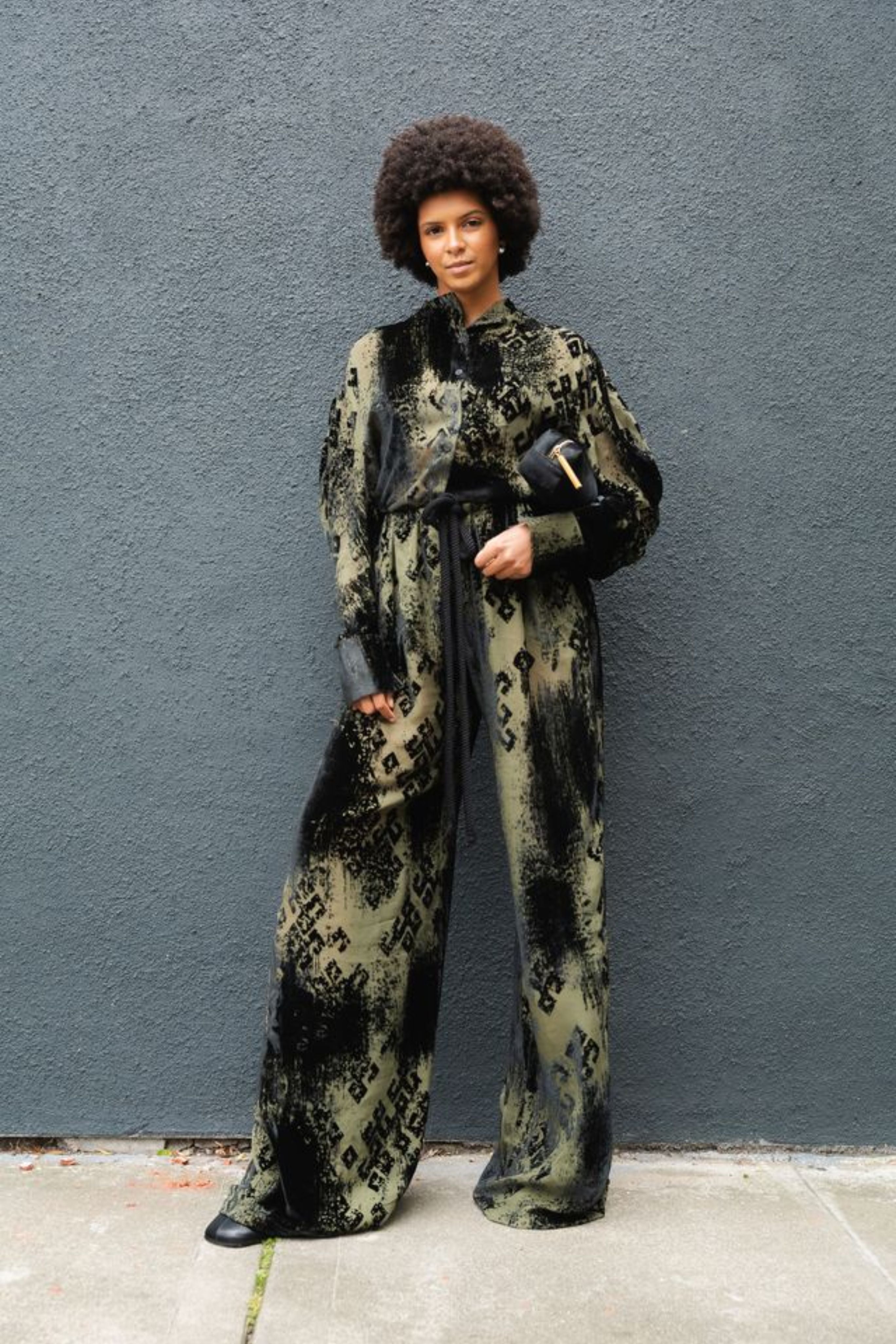 Droplet-Shoulder Shirt