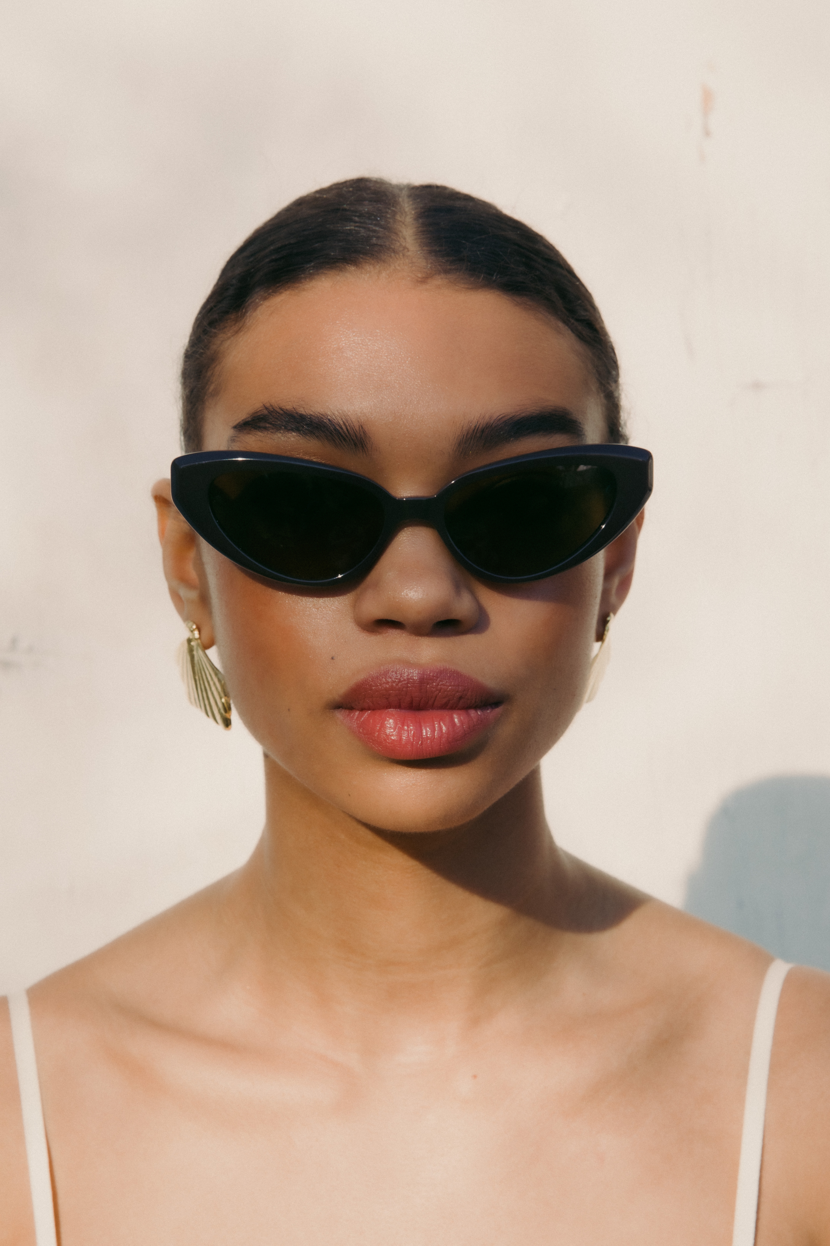 Zawe II Sunglasses in Black