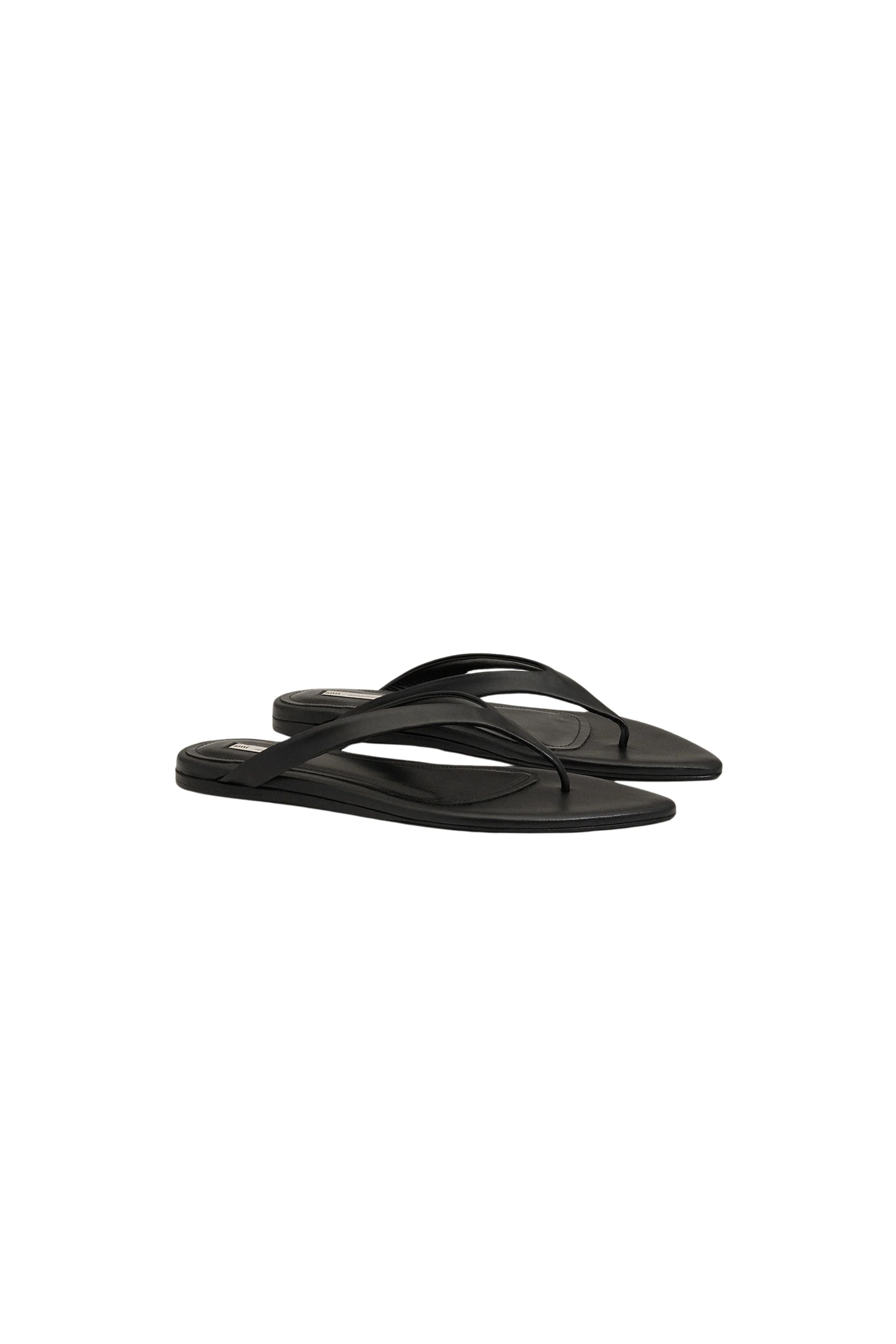 Pointed Toe Flip Flops - Black