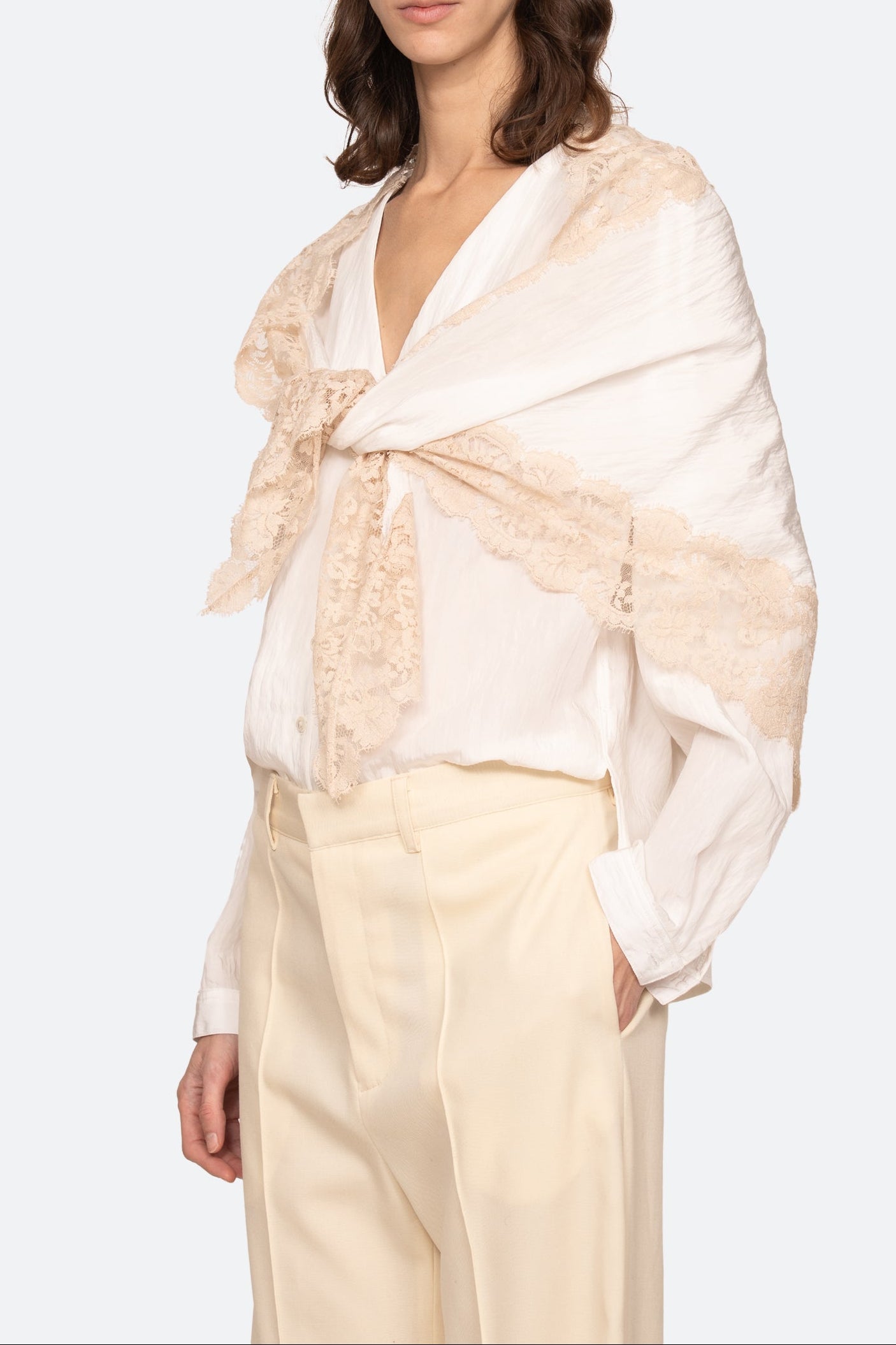 LISETTE SOLID L/SLV BLOUSE W/ LACE SCARF (D1)