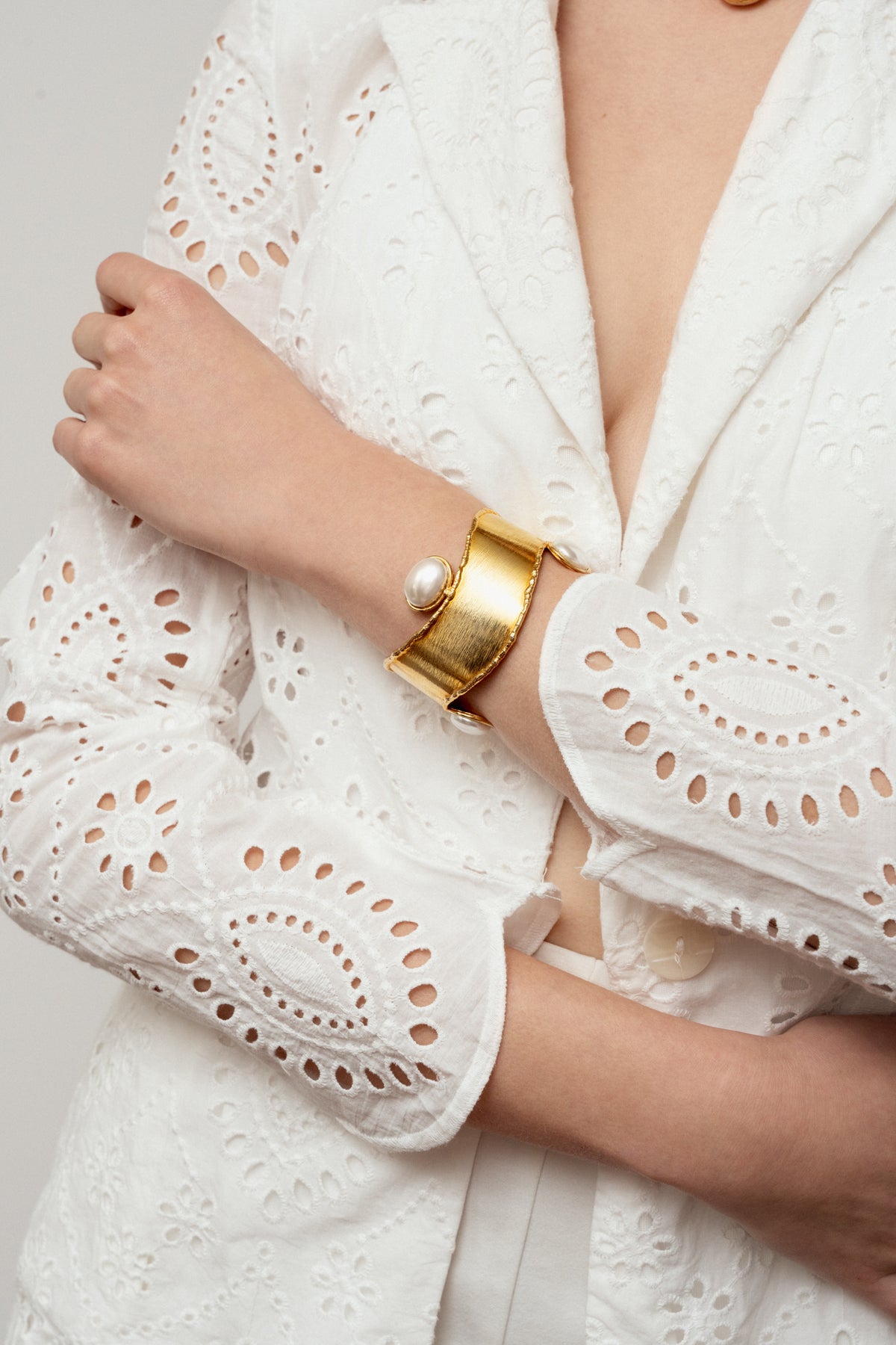 Swing Cuff - Pearl