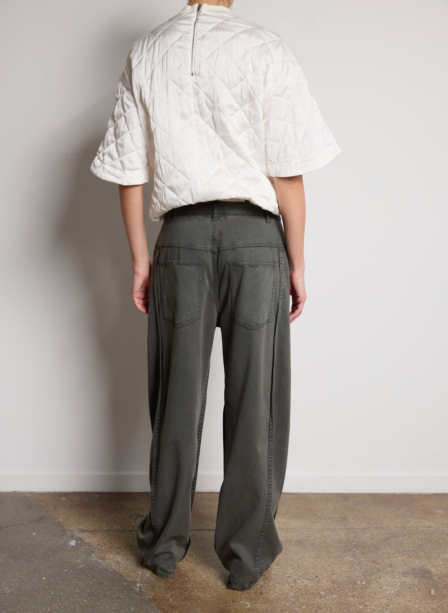 GARMENT DYED STRETCH TWILL TUCK PANT