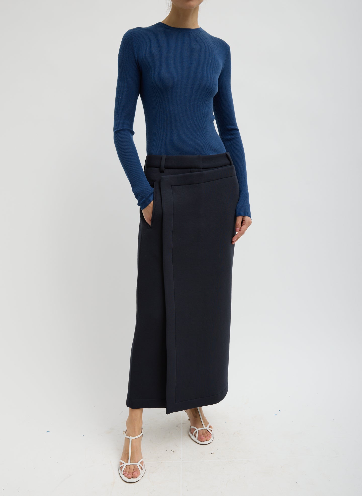 FEATHER WEIGHT RIBBED SWEATER CREWNECK PULLOVER