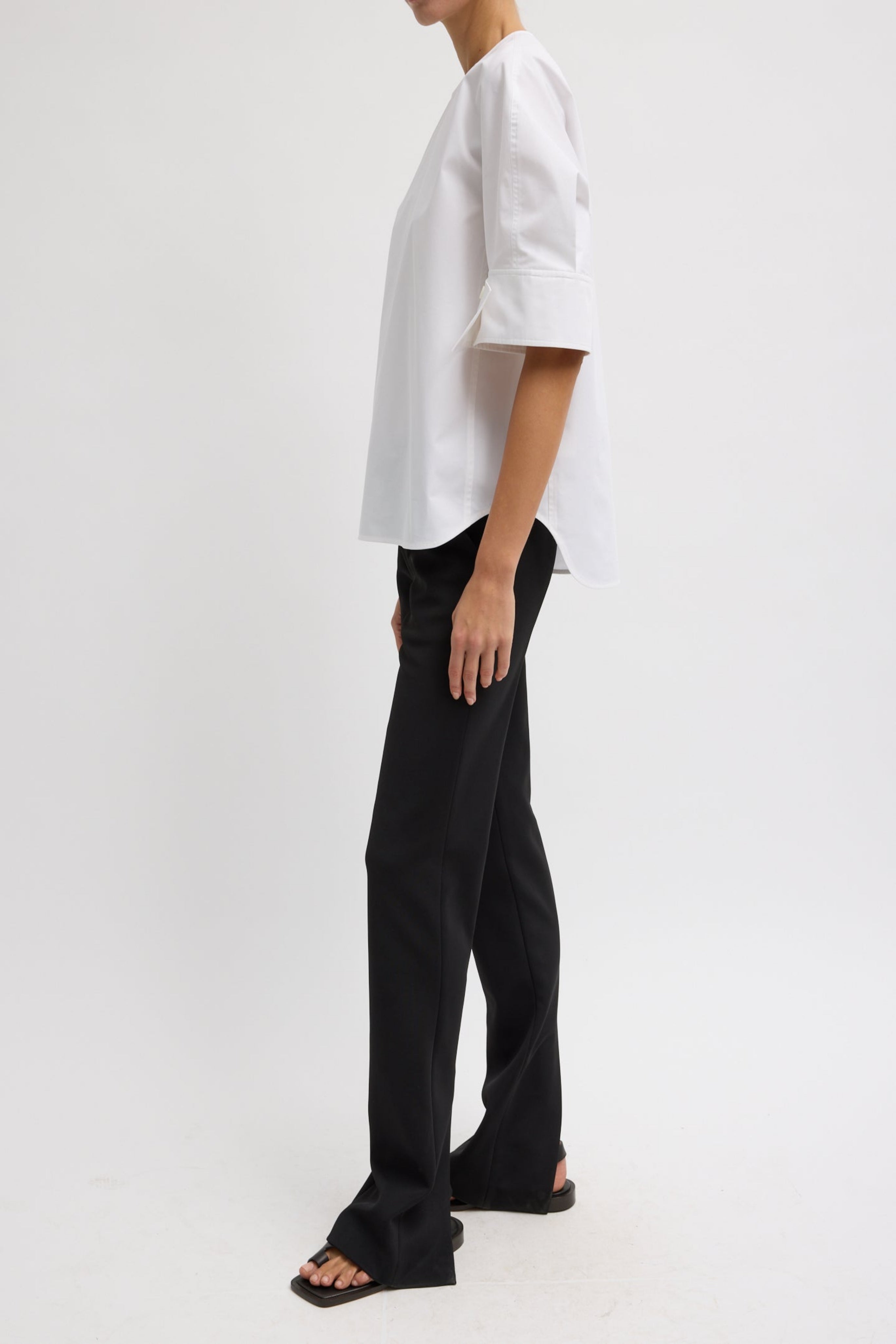 COMPACT ECO POPLIN REVERSE SLEEVE TOP