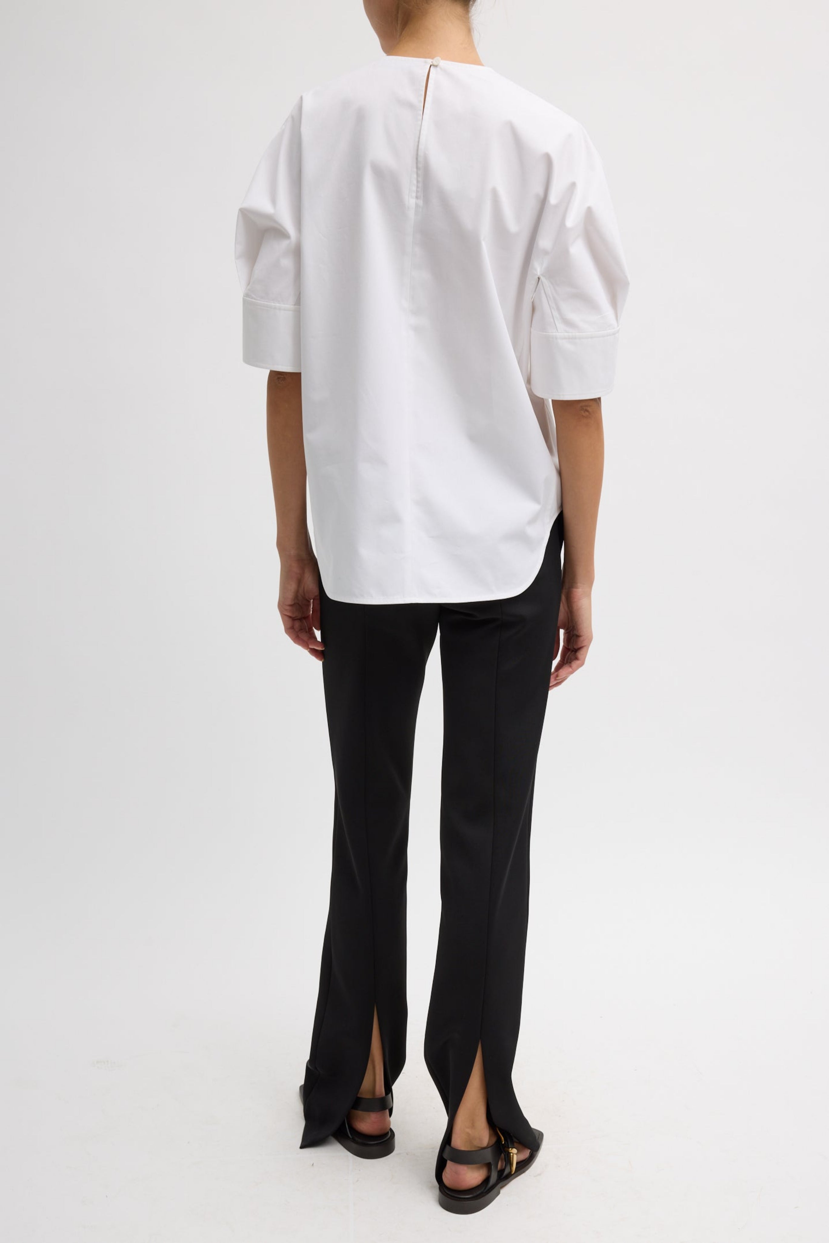 COMPACT ECO POPLIN REVERSE SLEEVE TOP