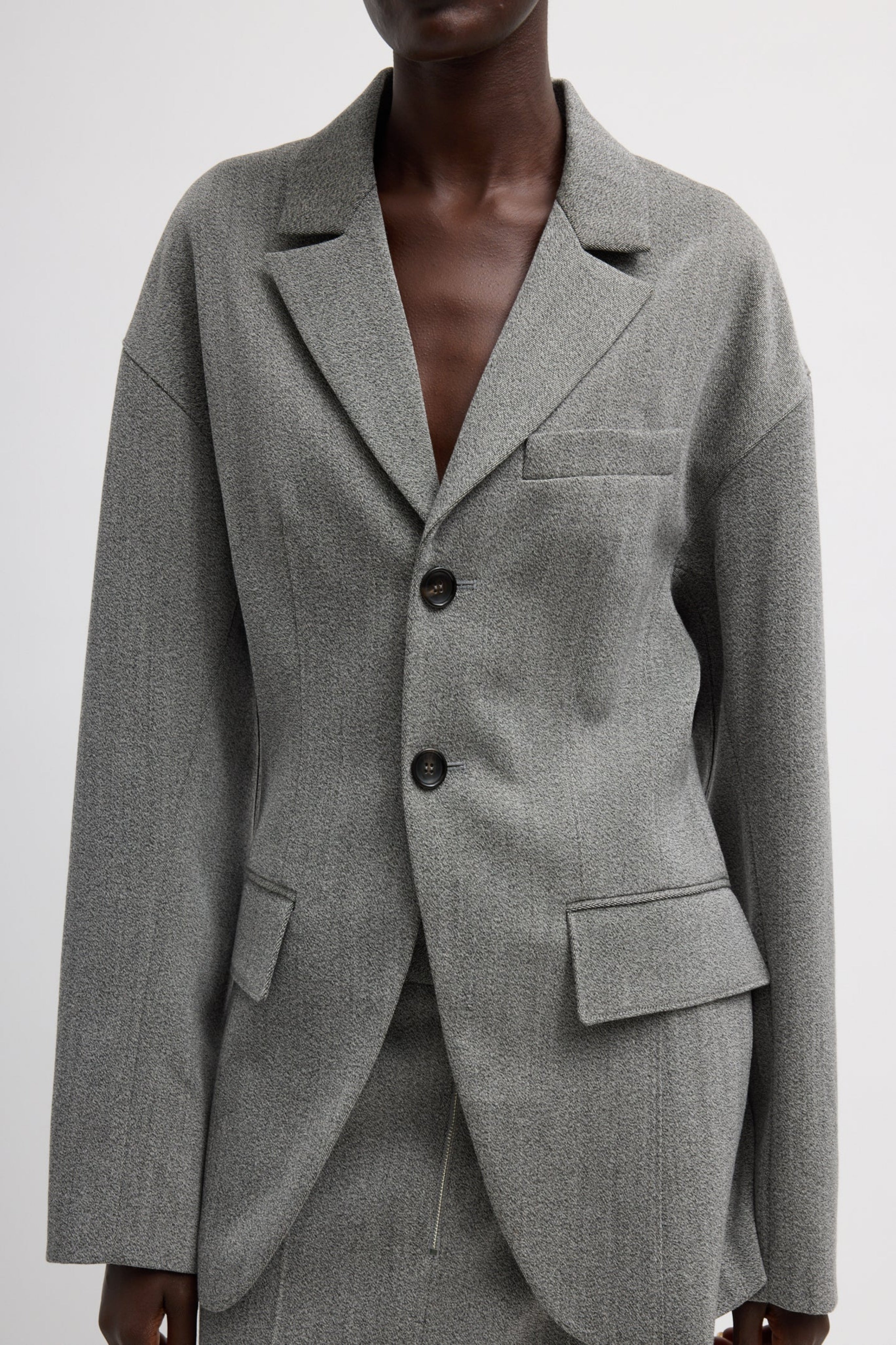 STRUCTURED WOOL SCULPTED BLAZER
