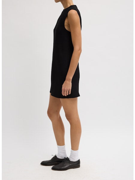 Viscose Plisse Sleeveless Bias Short Tunic Dress In Black