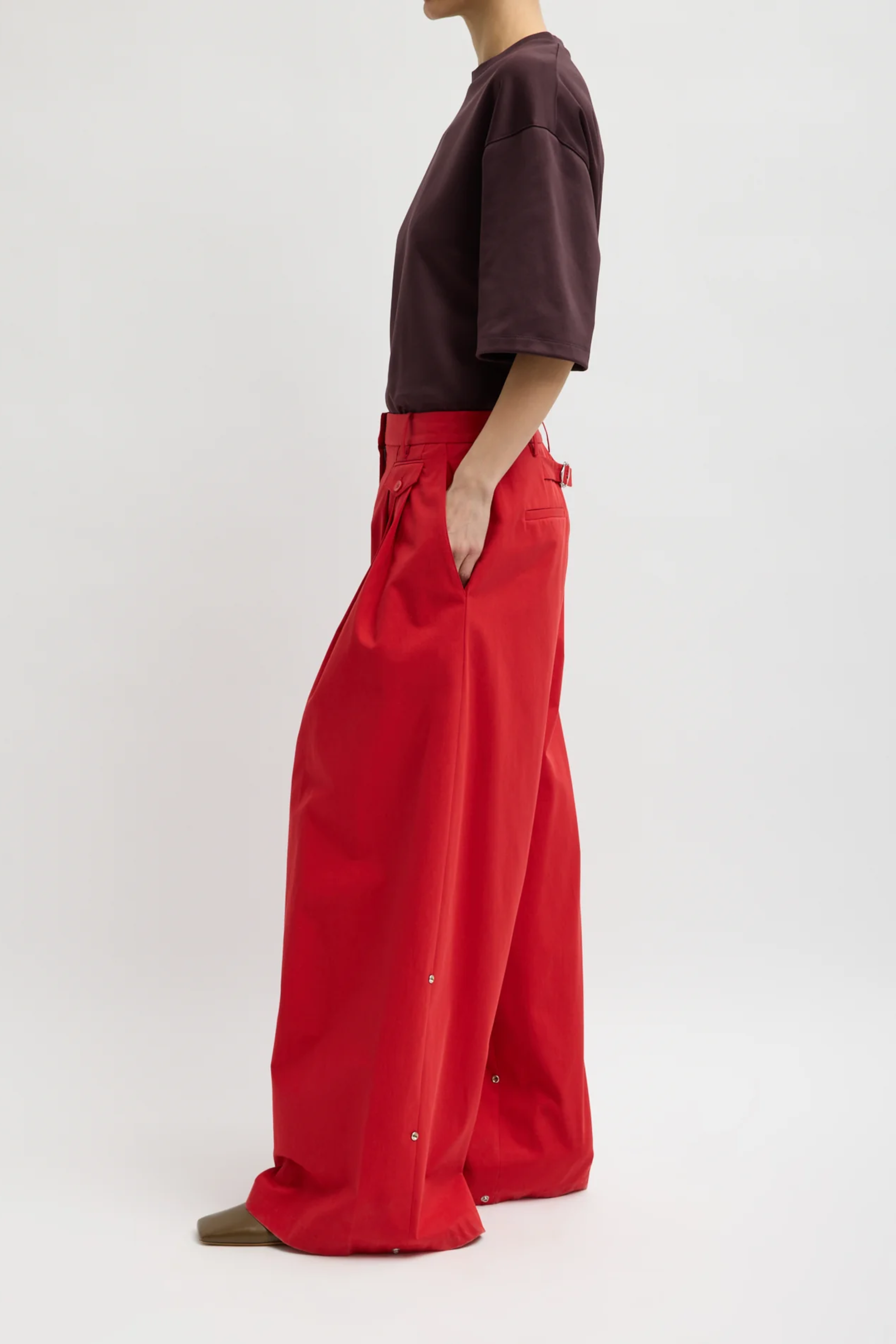 Bio Twill Triple Pleat Pant - Red