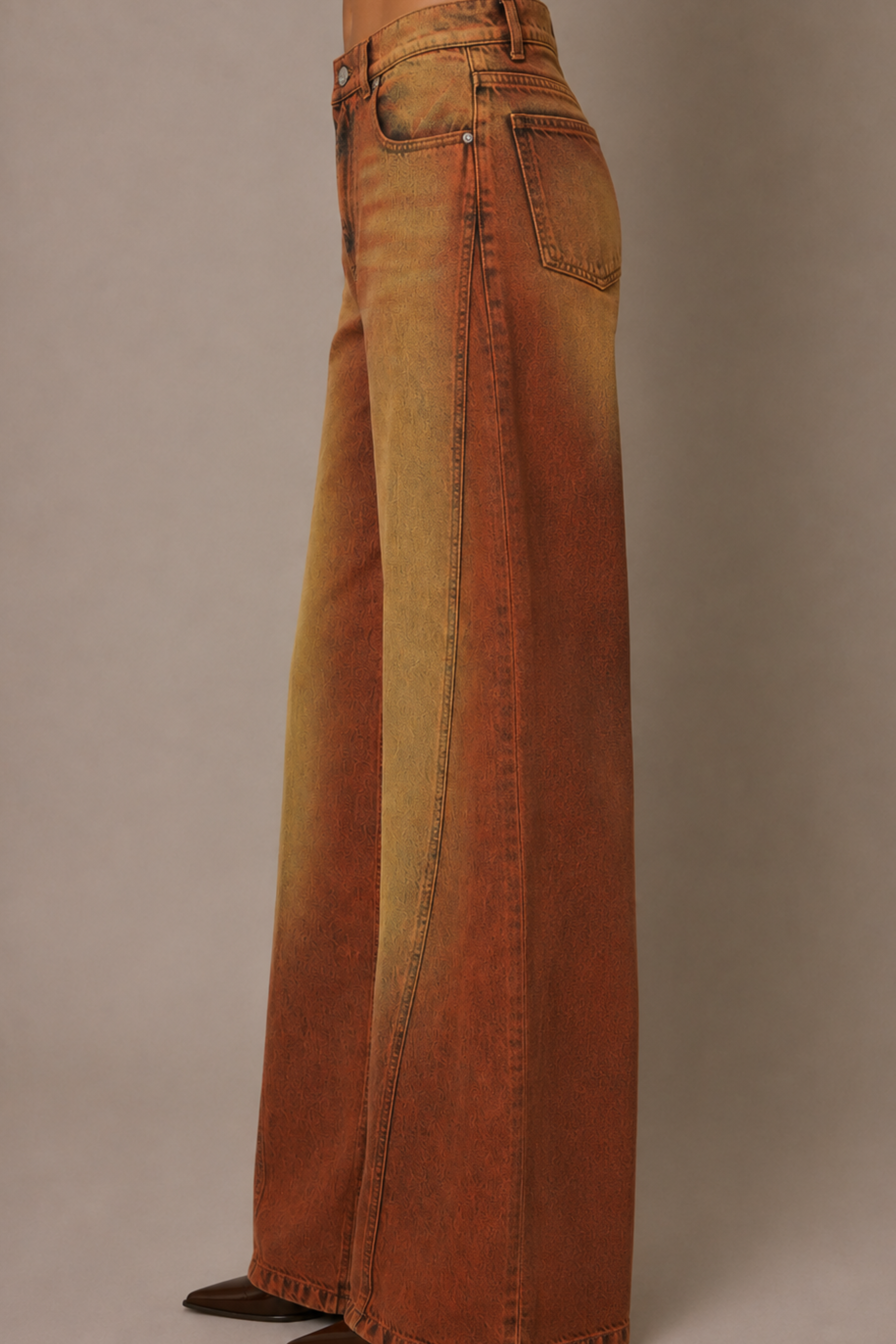 Windowbleached Straight Leg Jean