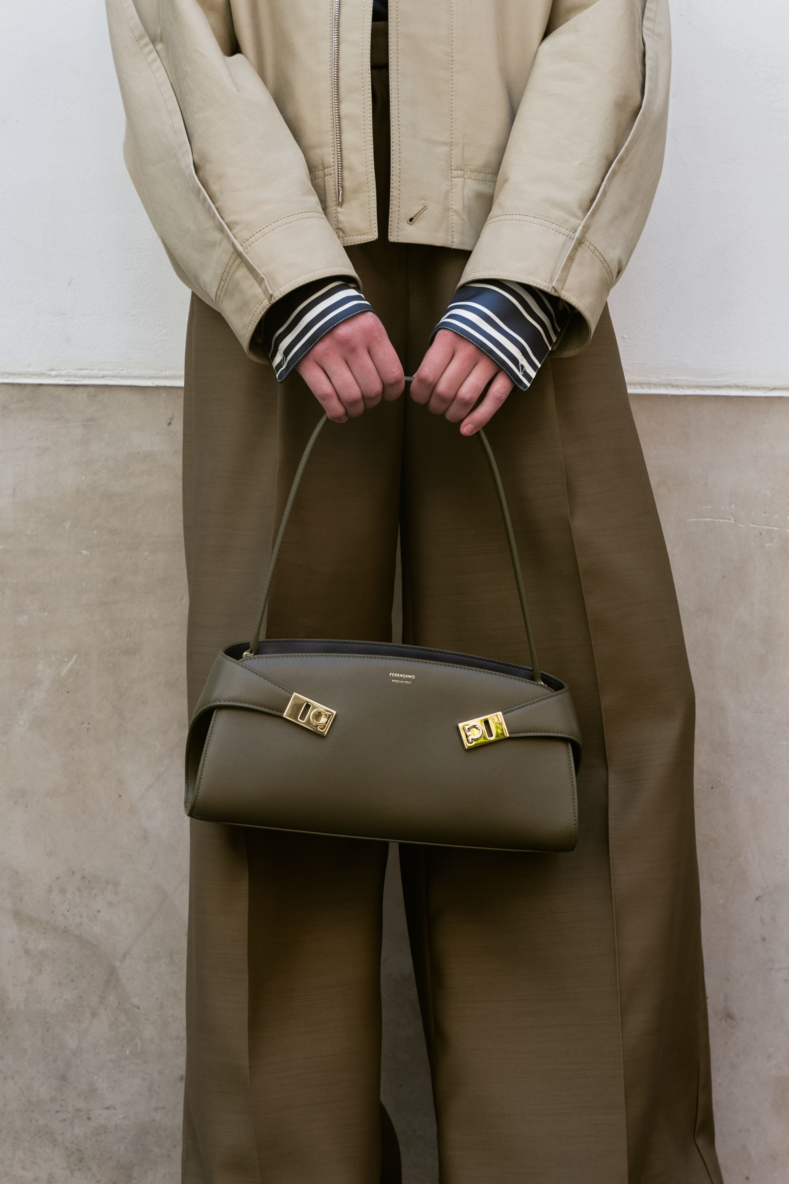 Hug Handbag - Olive/Navy