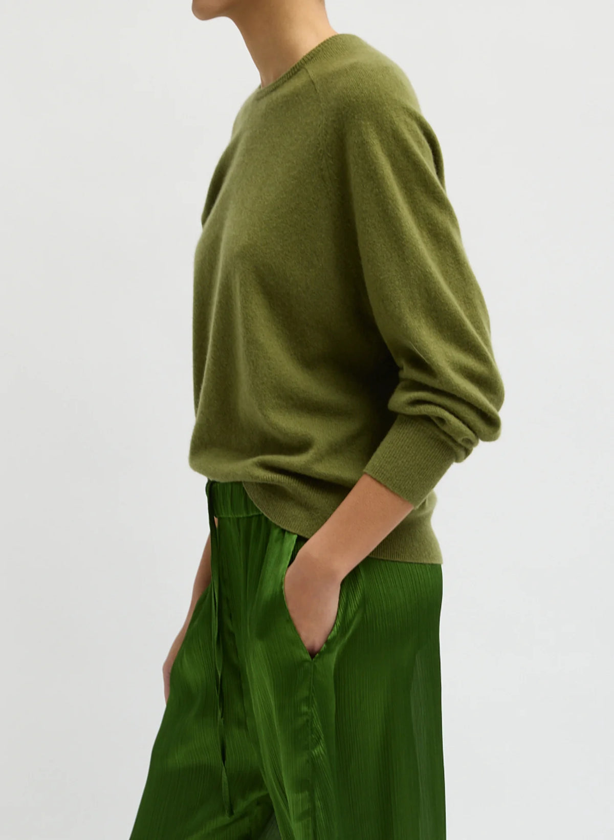 Feather Weight Cashmere Crewneck Sweater - Green
