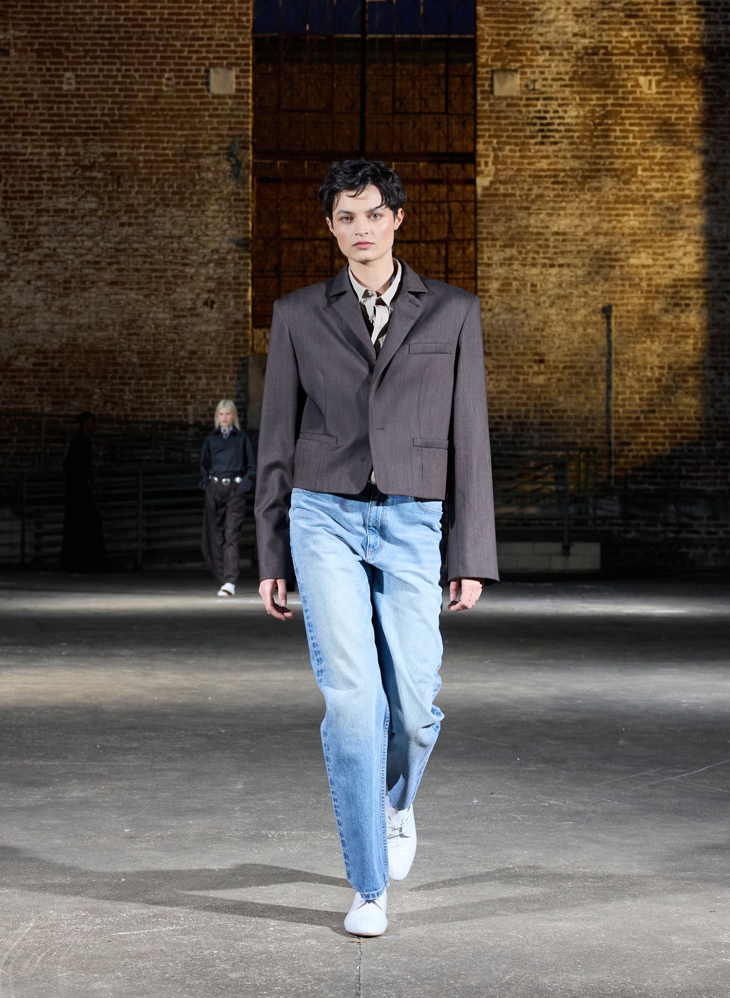 HERRINGBONE SUITING CROPPED BLAZER
