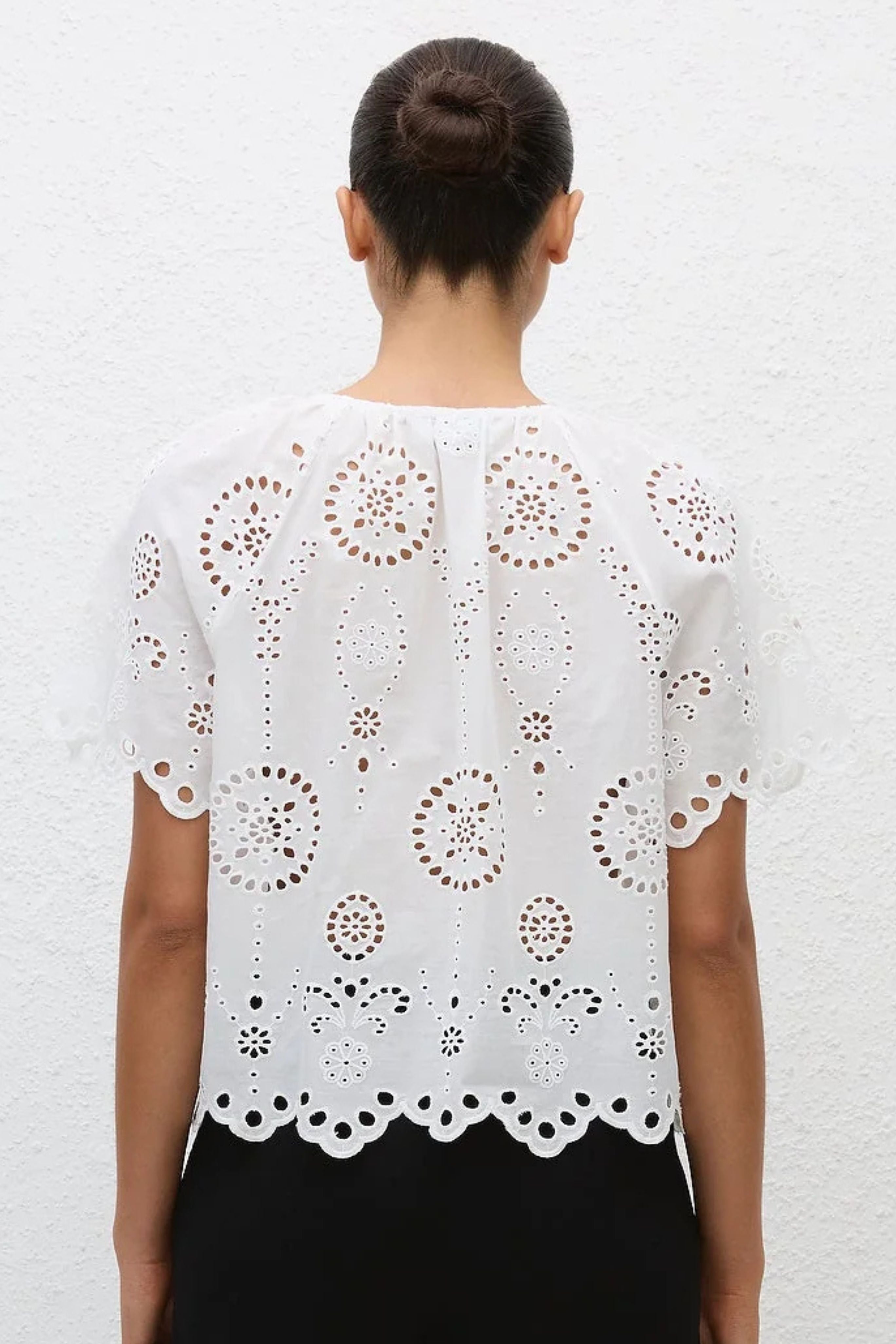 Broderie Blouse