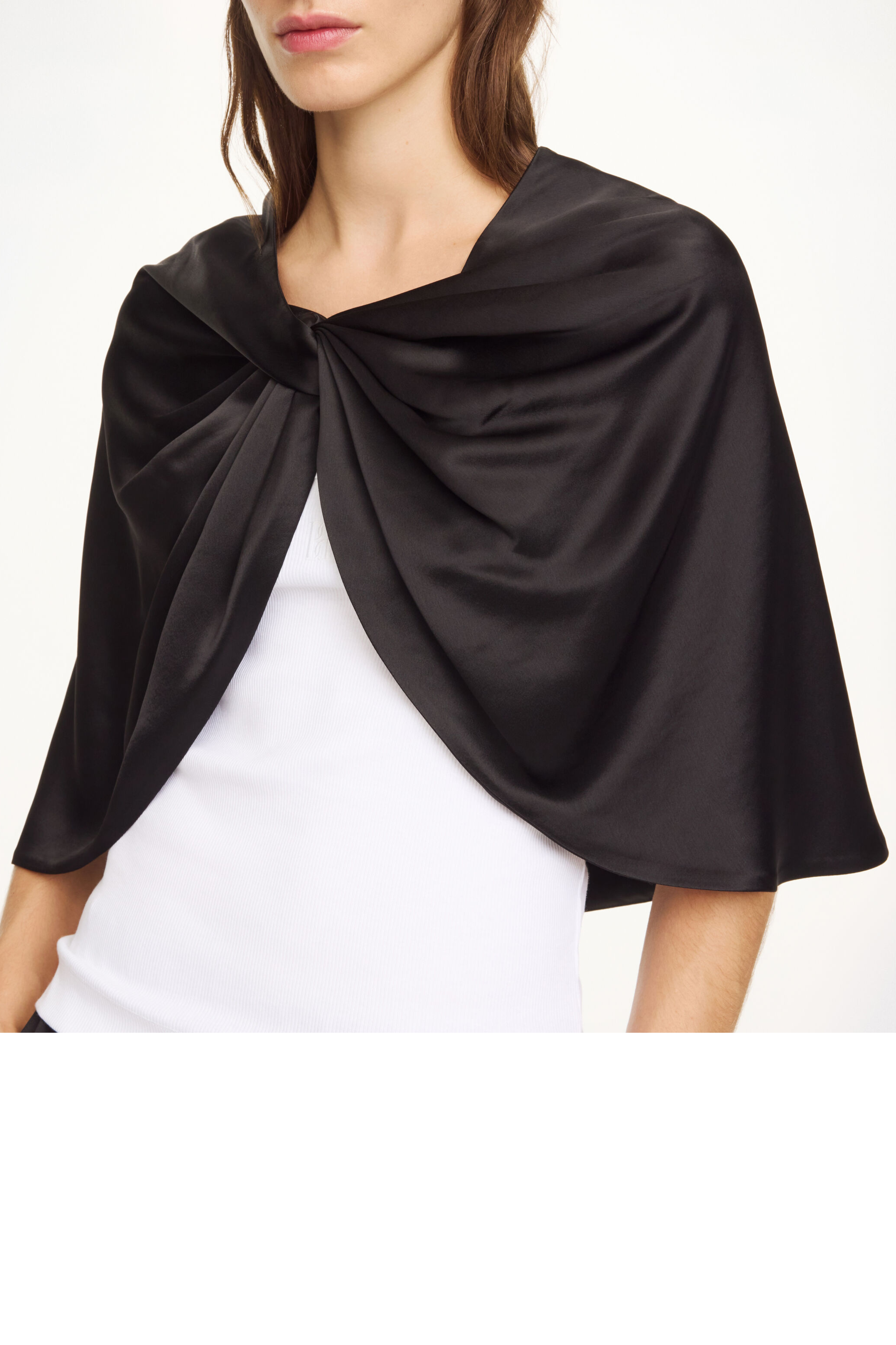 Pinlos Cape in Black