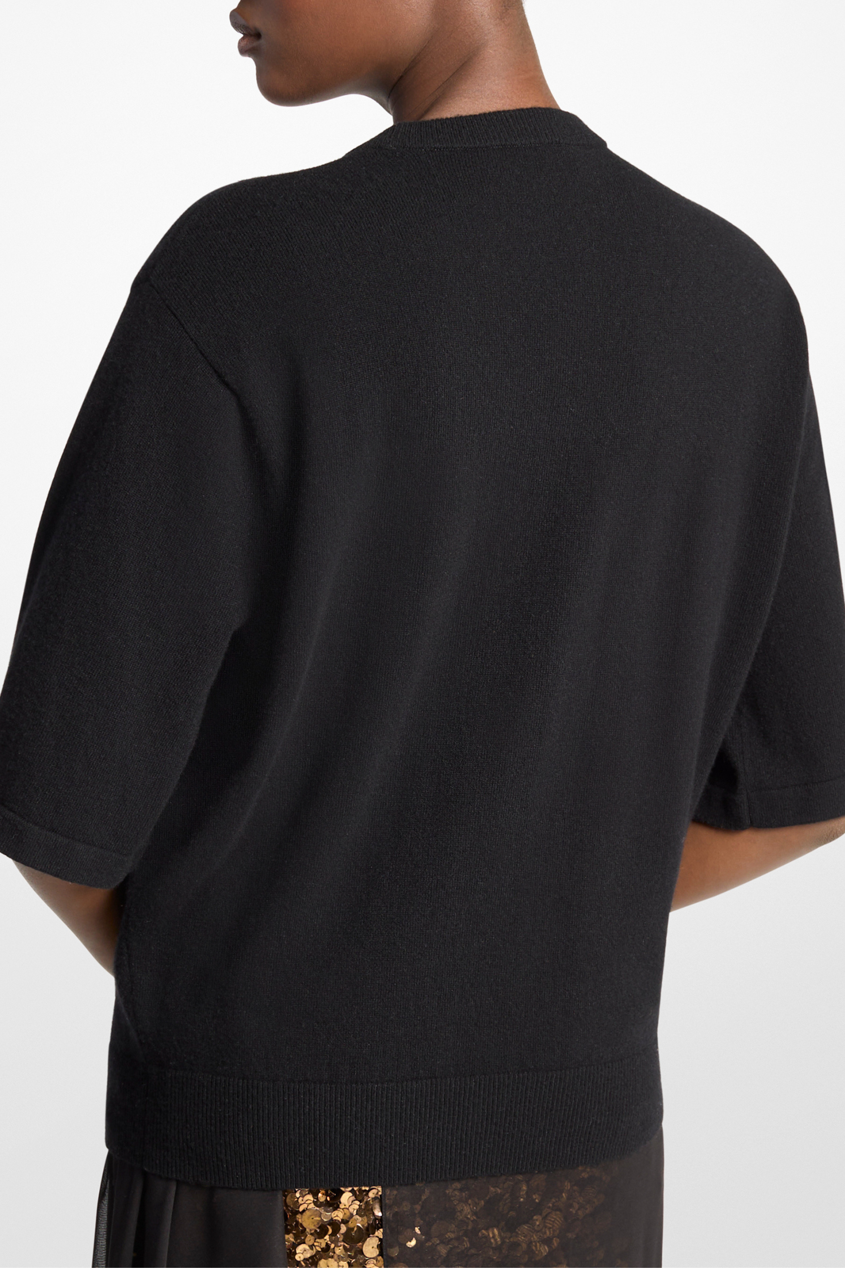 Tee Pullover in Black
