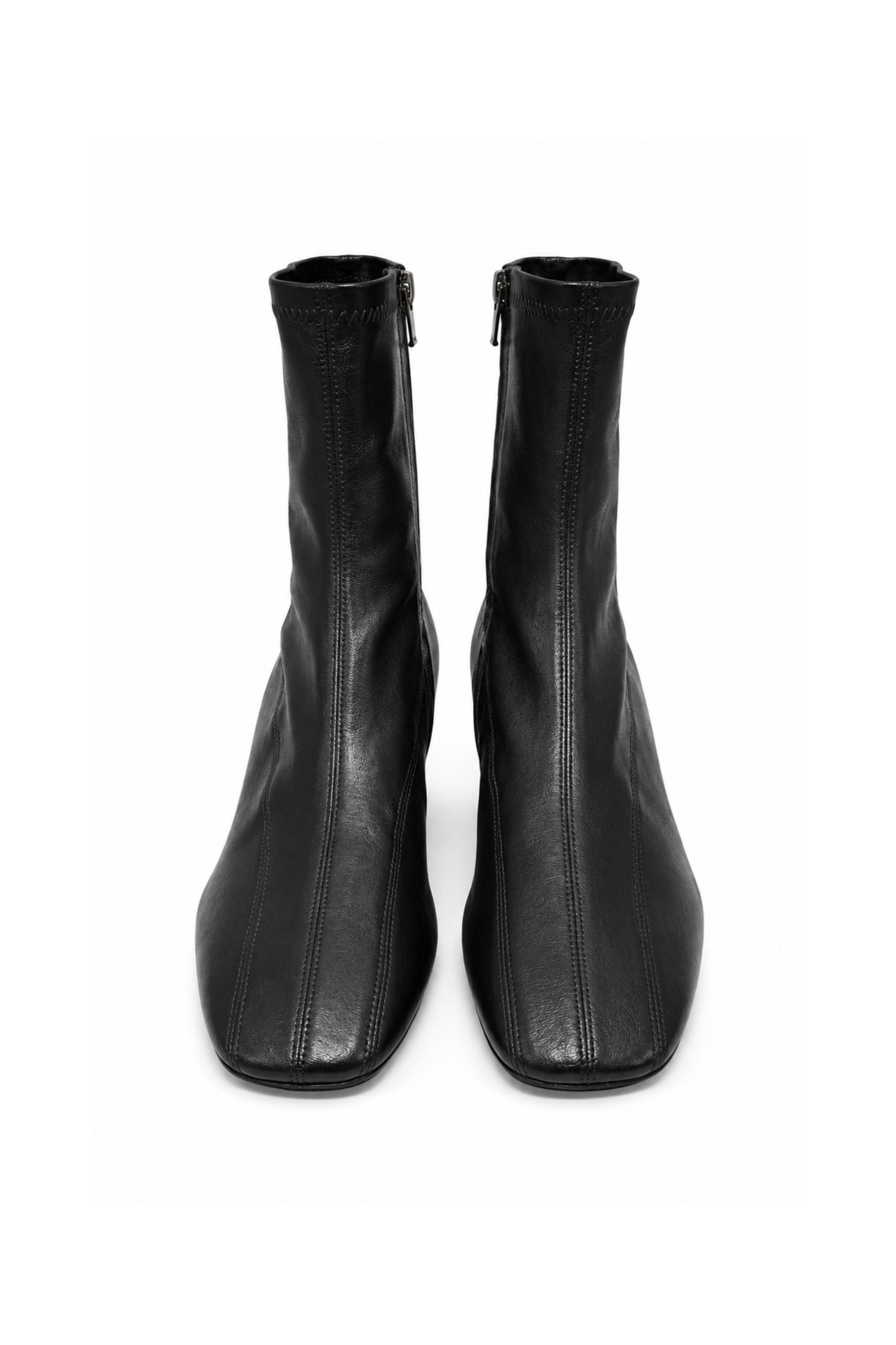 Club Boot in Black