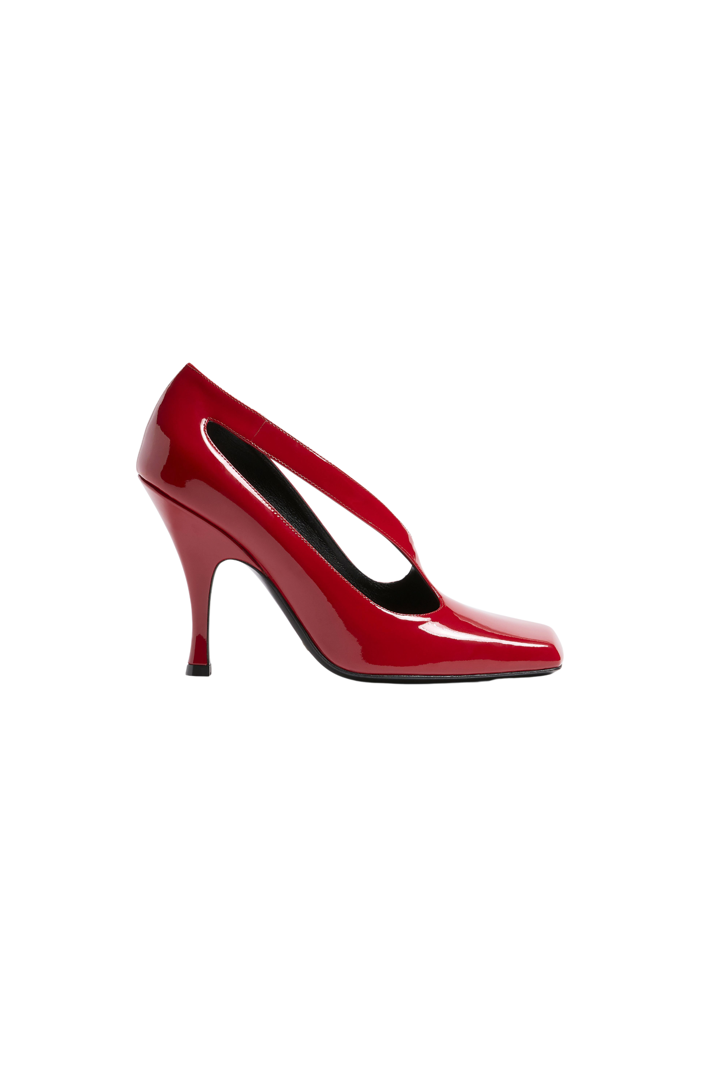 KHAITE Eva Red Asymmetric Pump