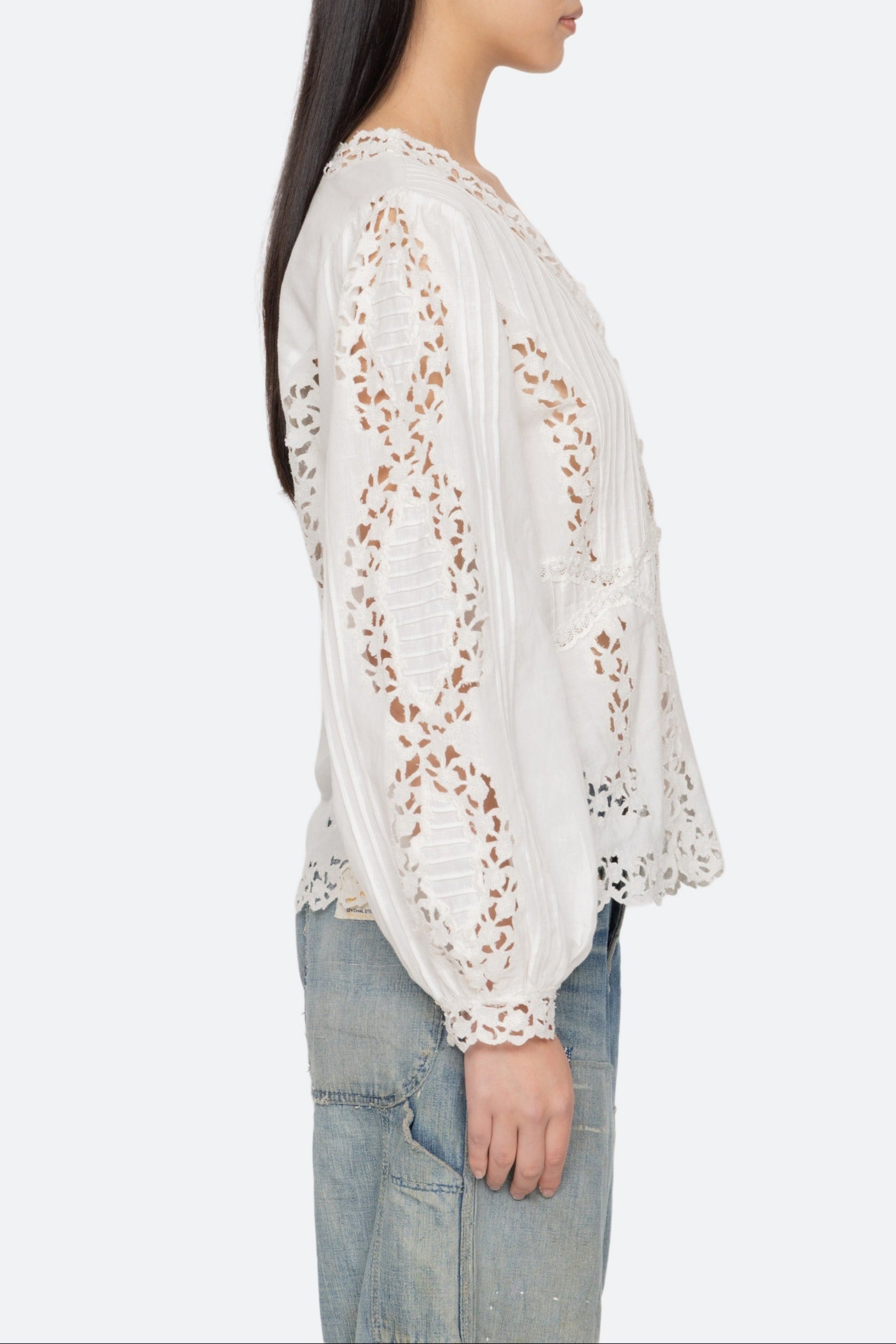 SOFIA EMBROIDERY L/SLV BLOUSE (D1)