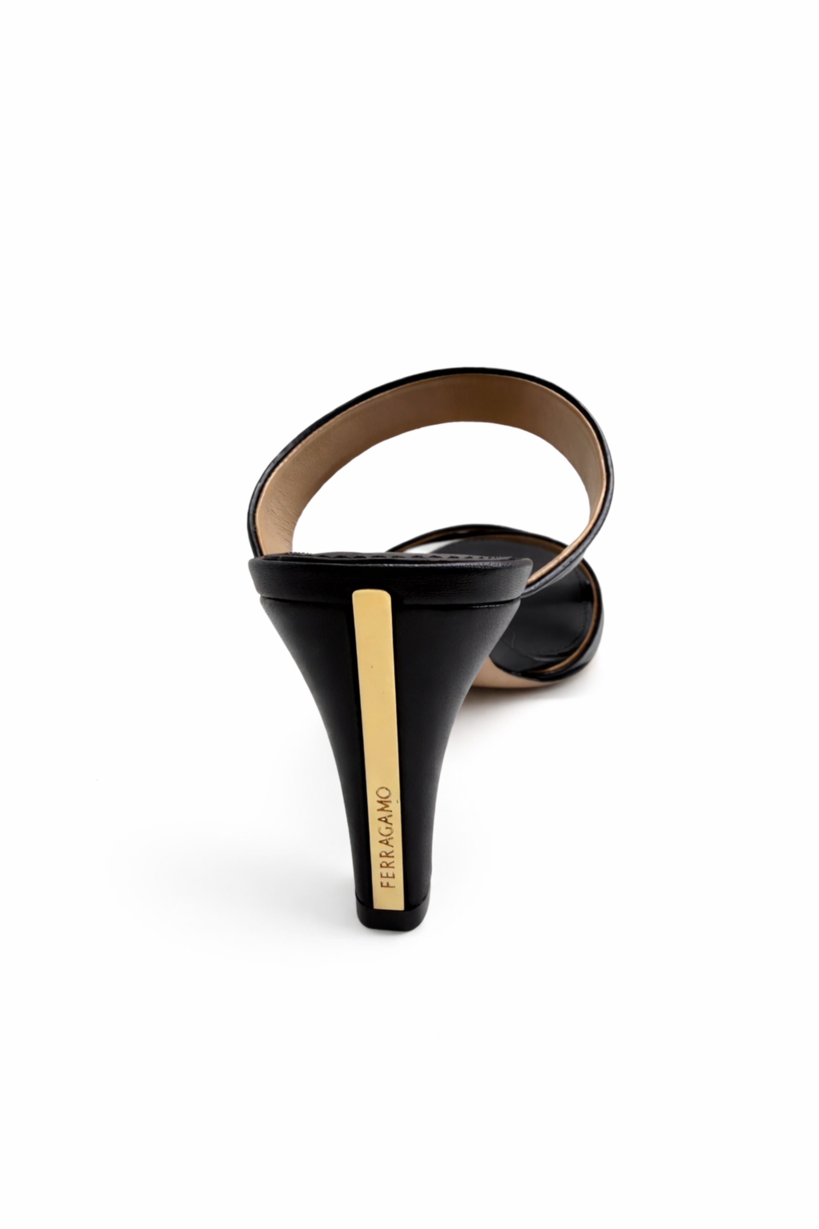 Tami Slides in Black