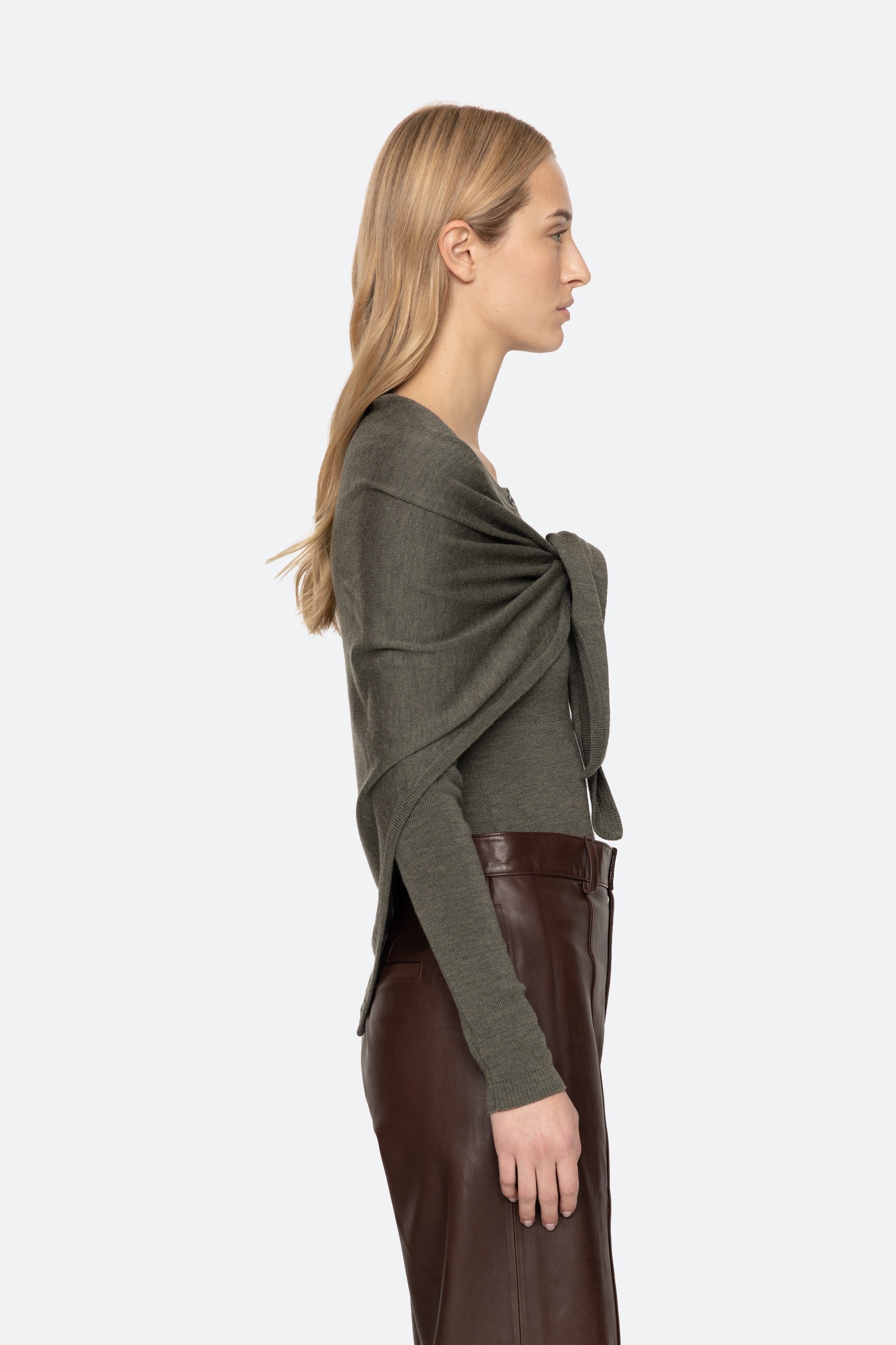 JANE HENLEY SWEATER W/ SCARF (D1)