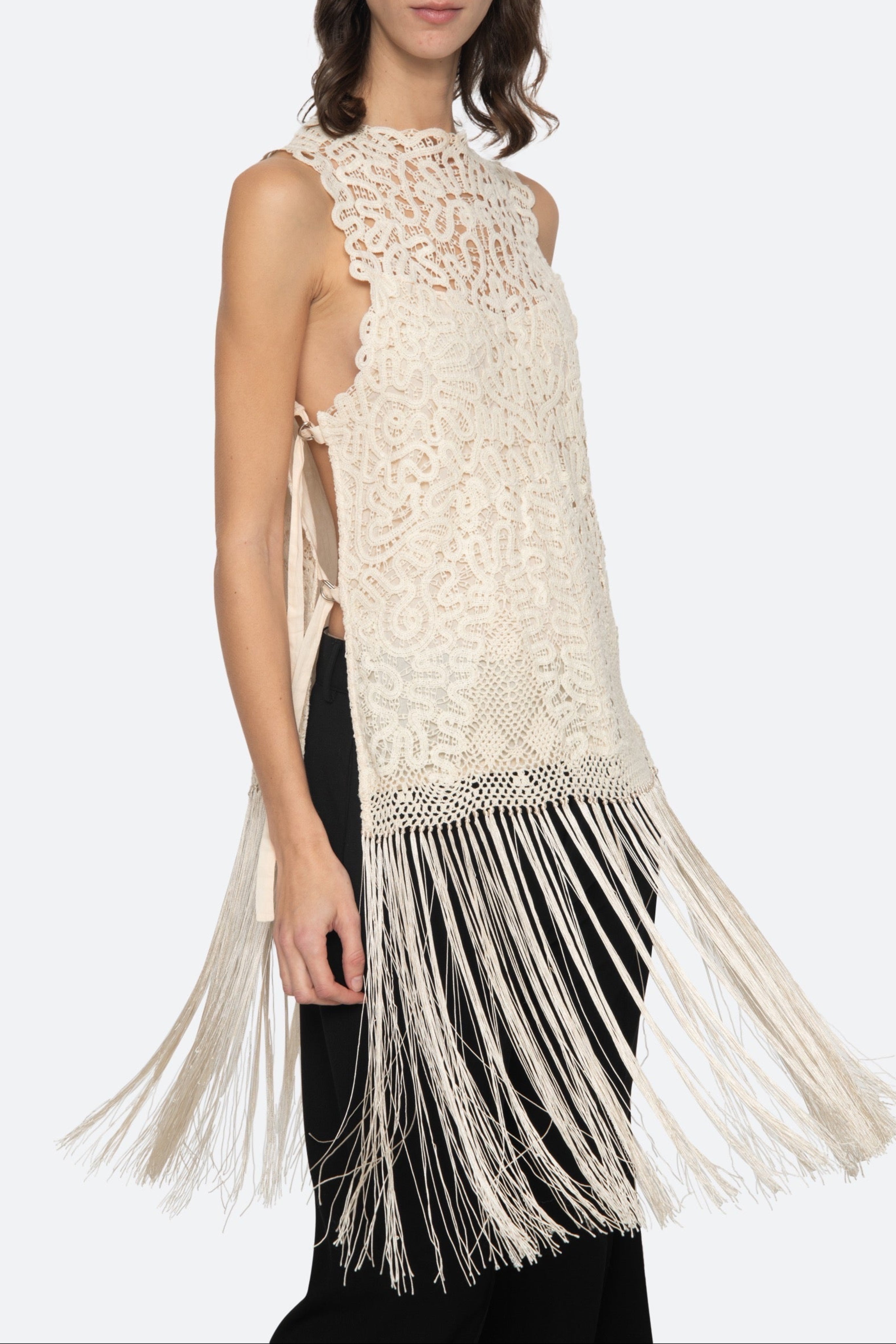 ALINA LACE HALTER NECK TOP (D2)