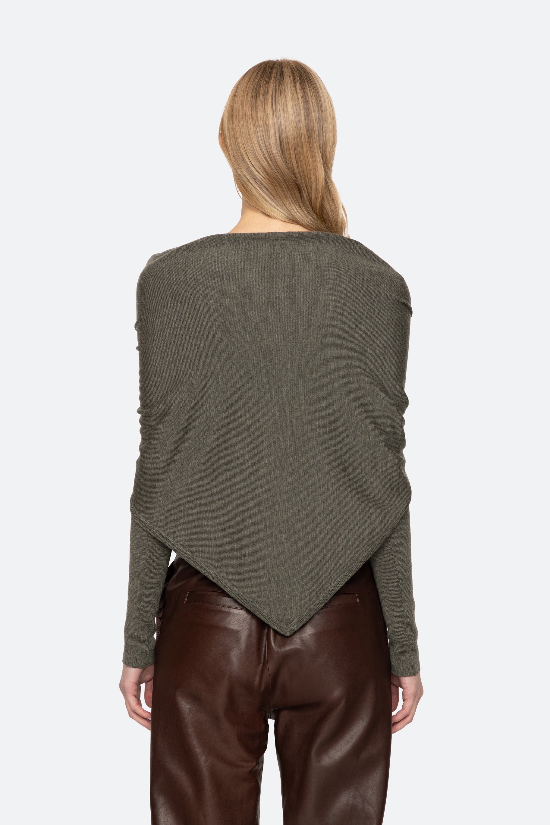 JANE HENLEY SWEATER W/ SCARF (D1)