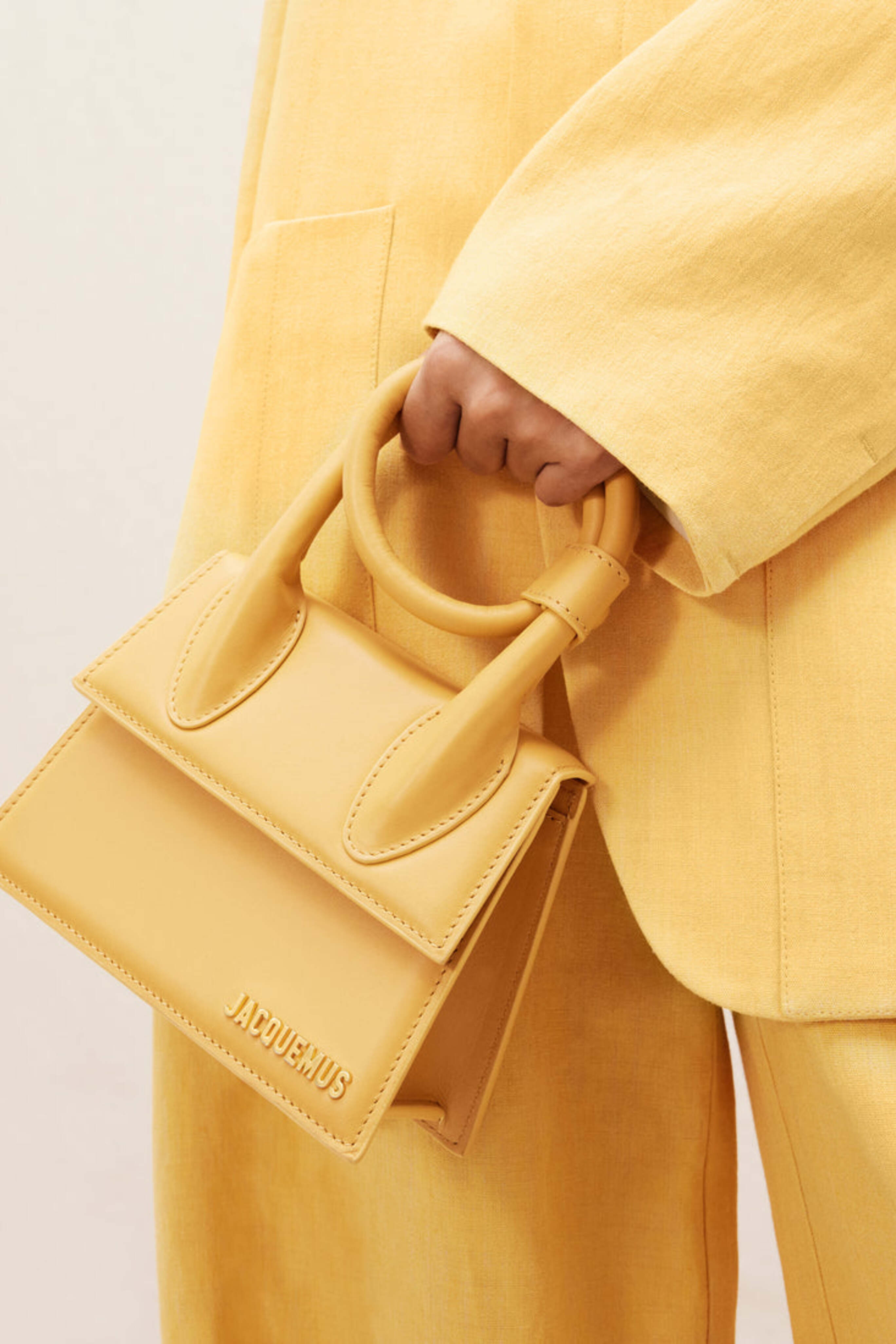 Le Chiquito Dark Yellow Noeud Handbag