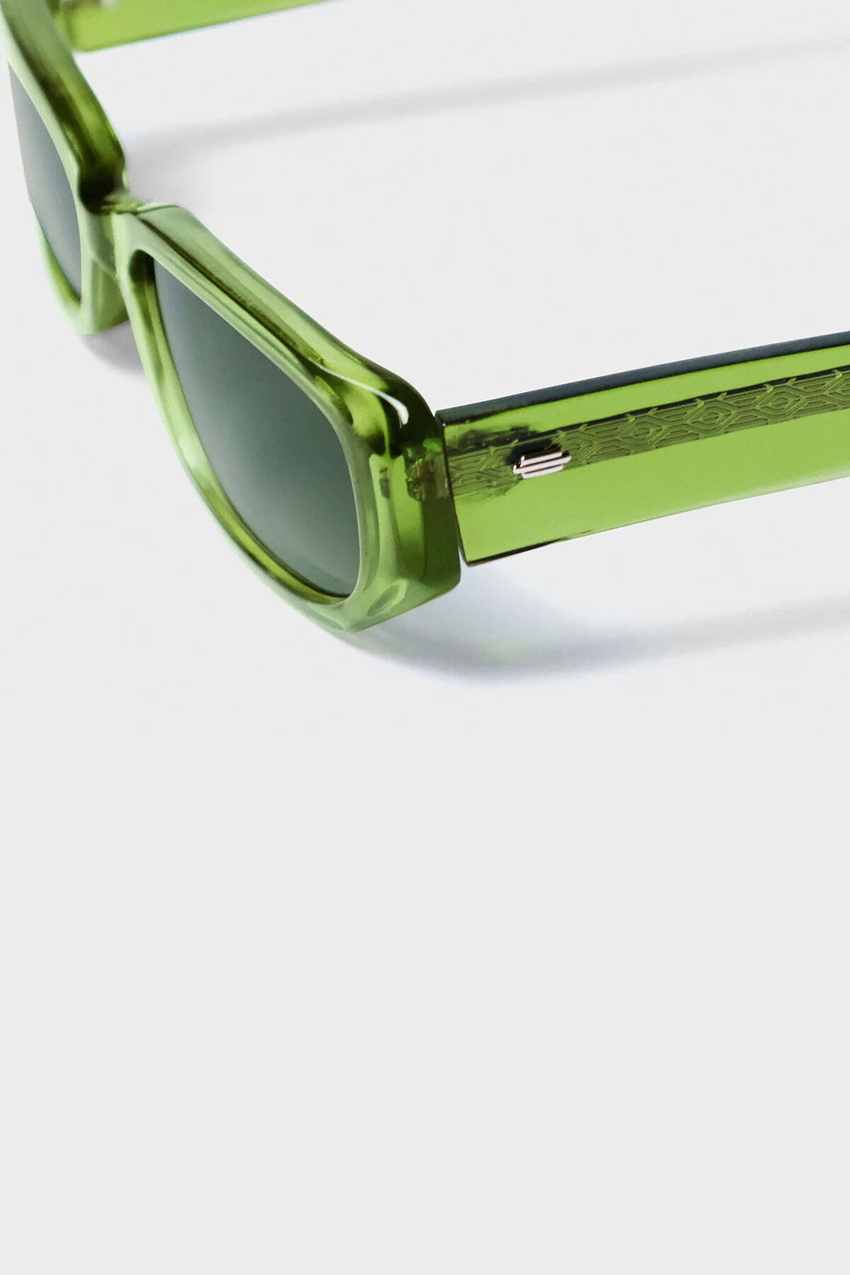Oré Sunglasses in Olive Green