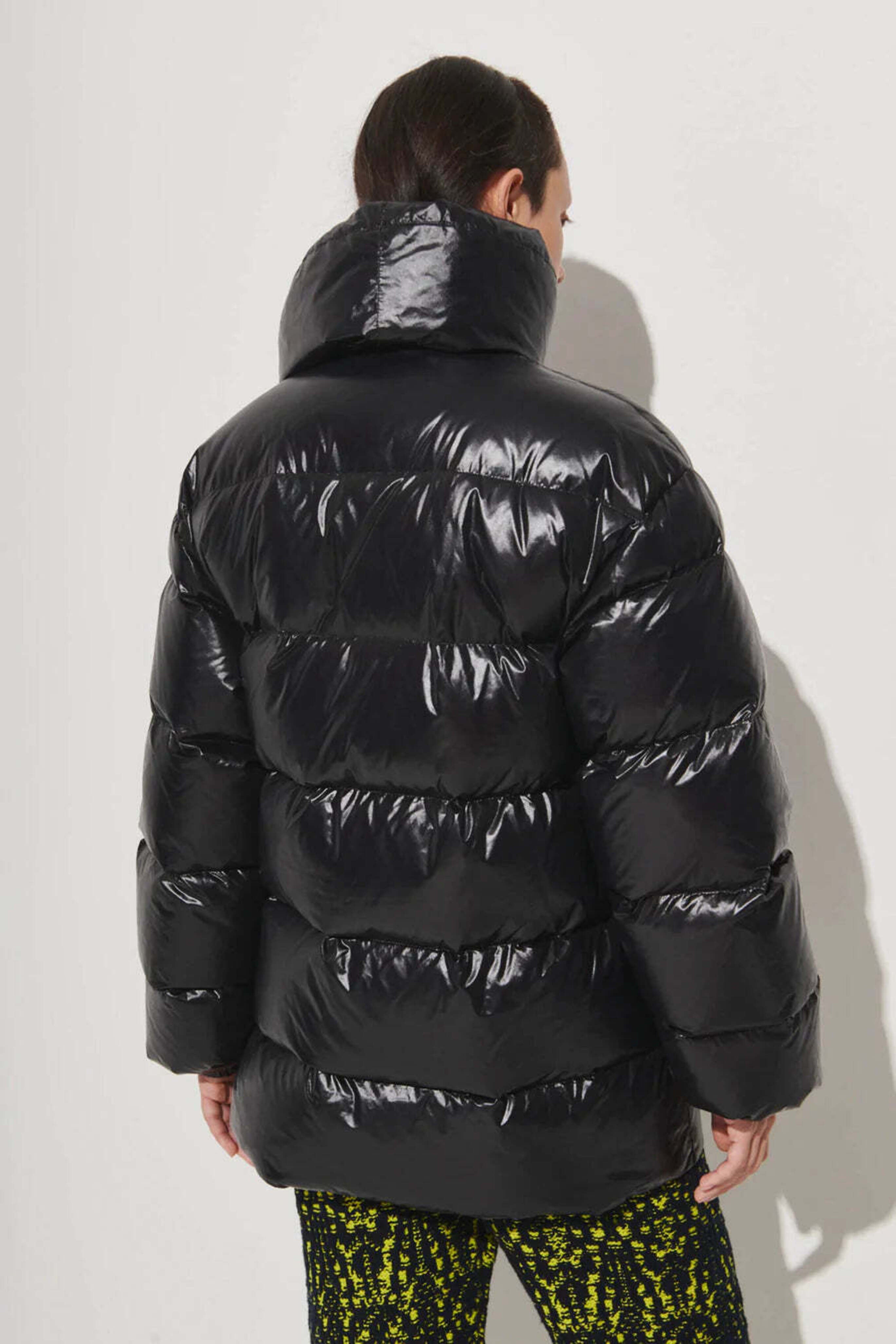 Lisa short best sale puffer jacket