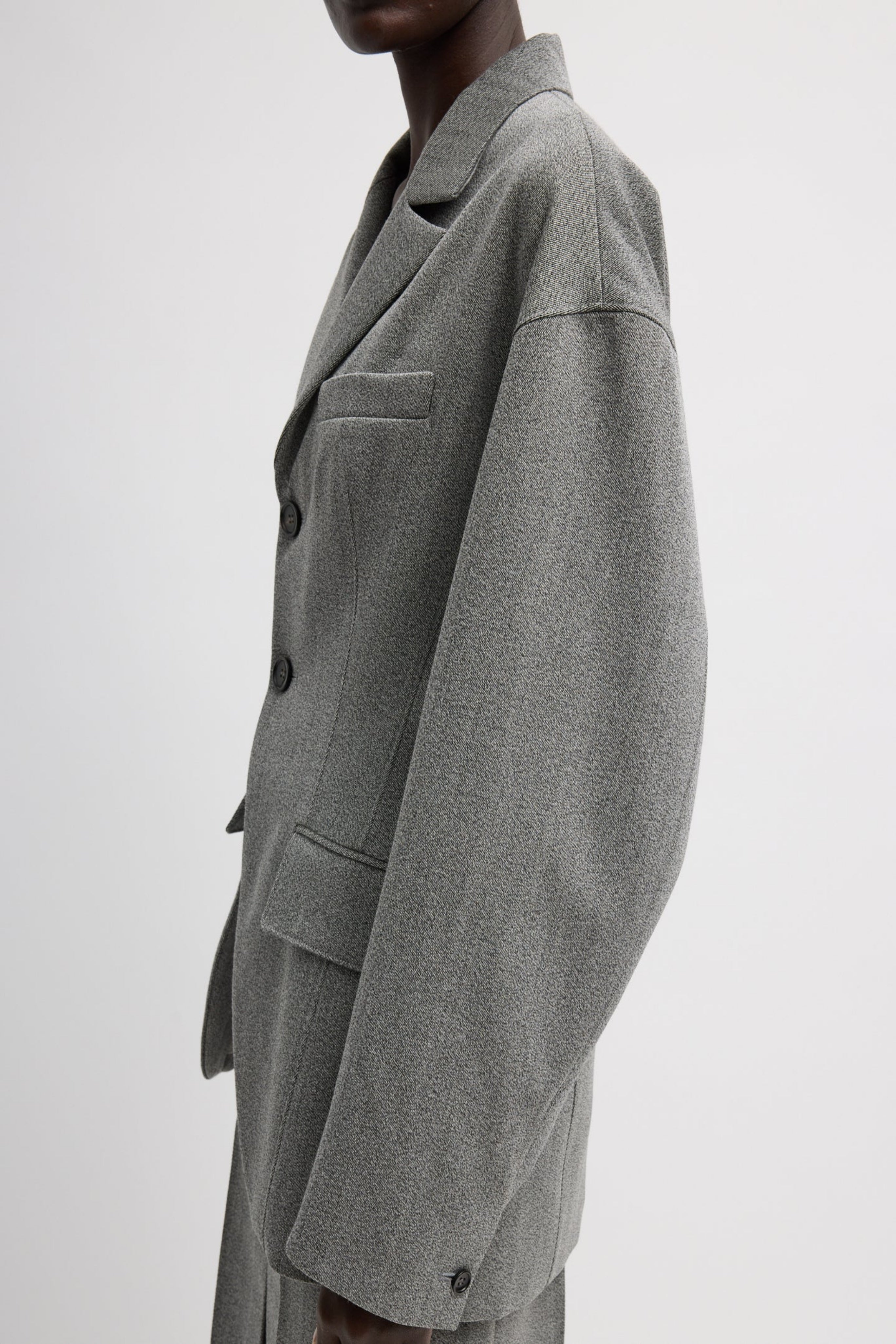 STRUCTURED WOOL SCULPTED BLAZER