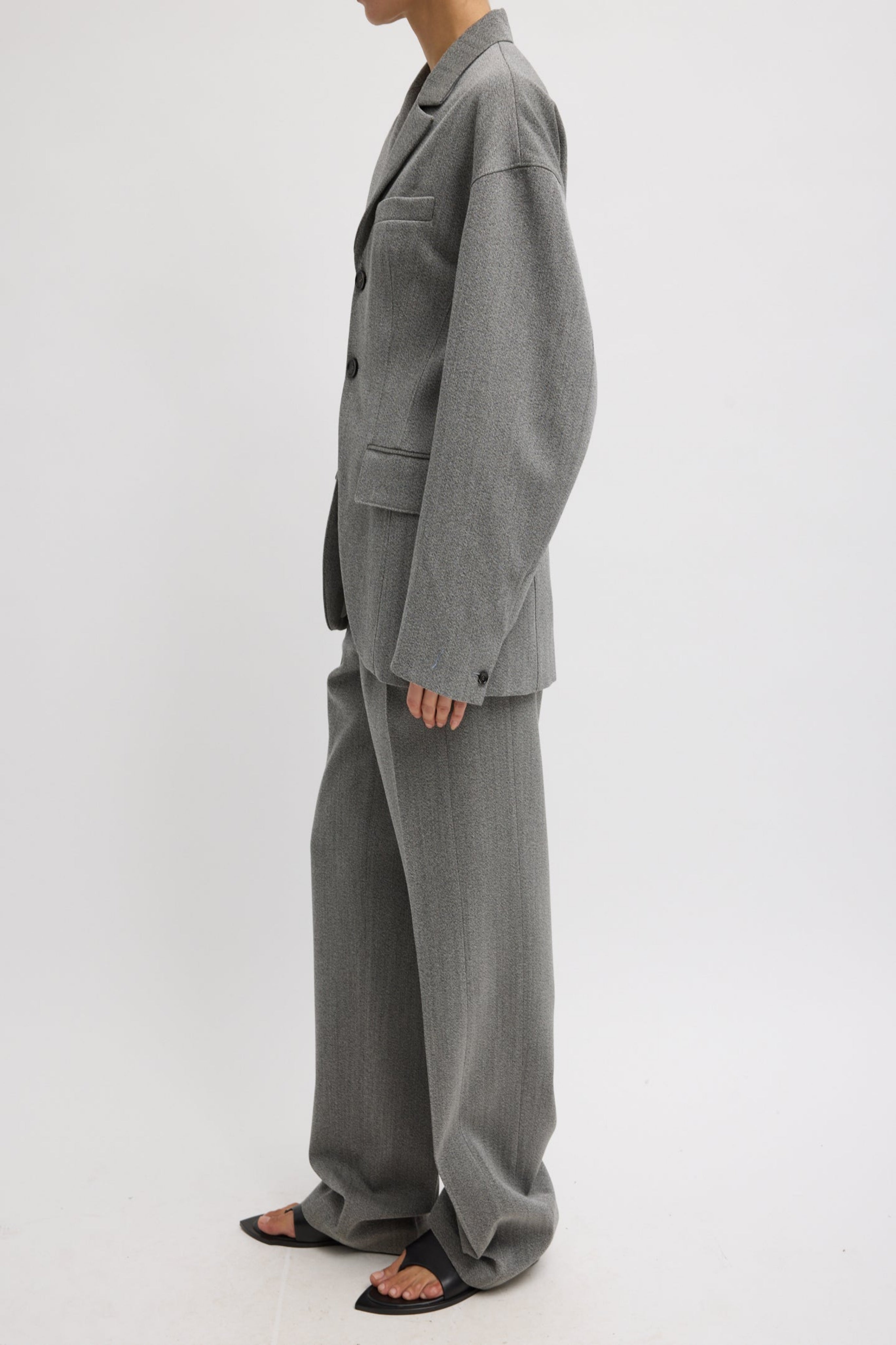 STRUCTURED WOOL SCULPTED BLAZER