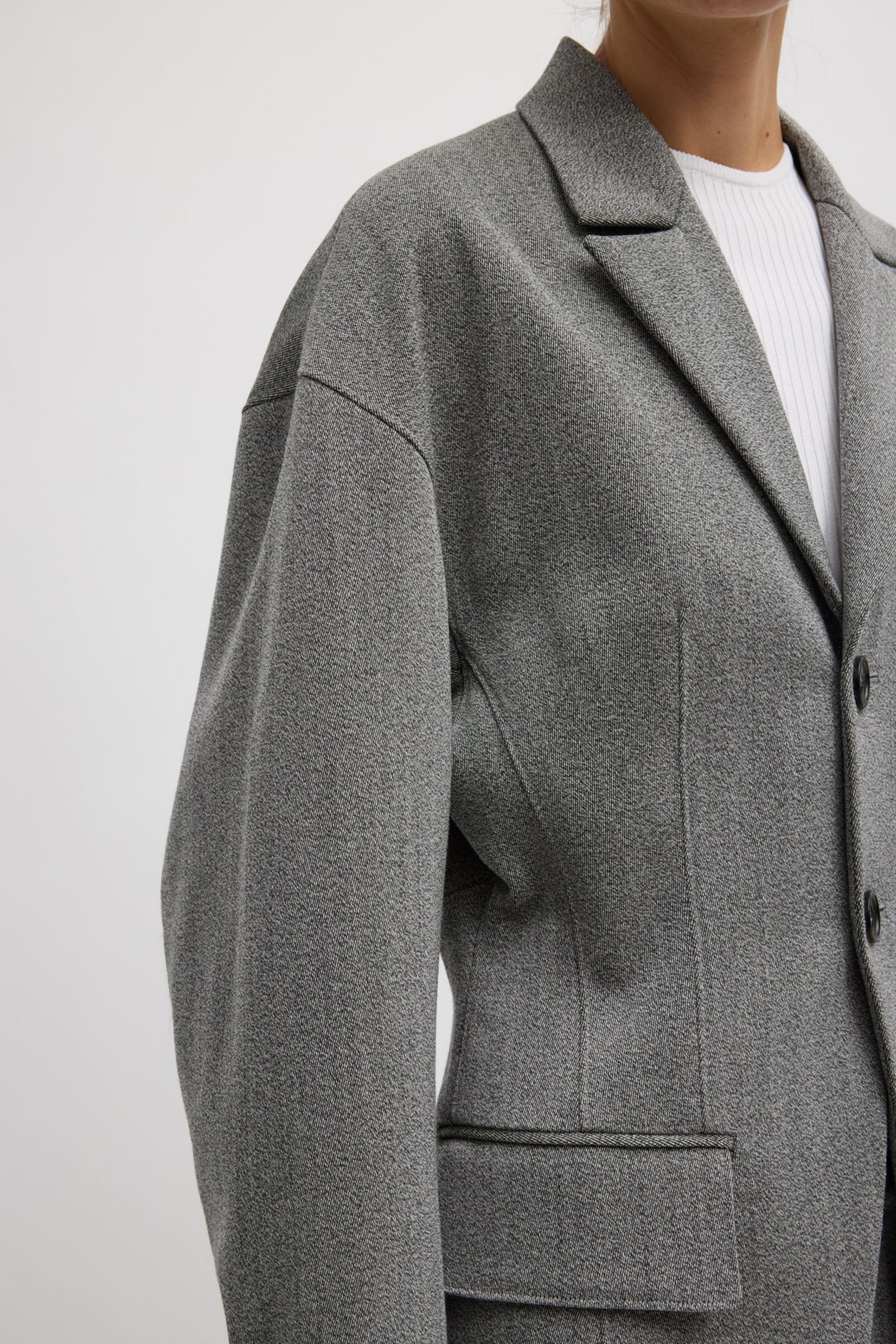 STRUCTURED WOOL SCULPTED BLAZER