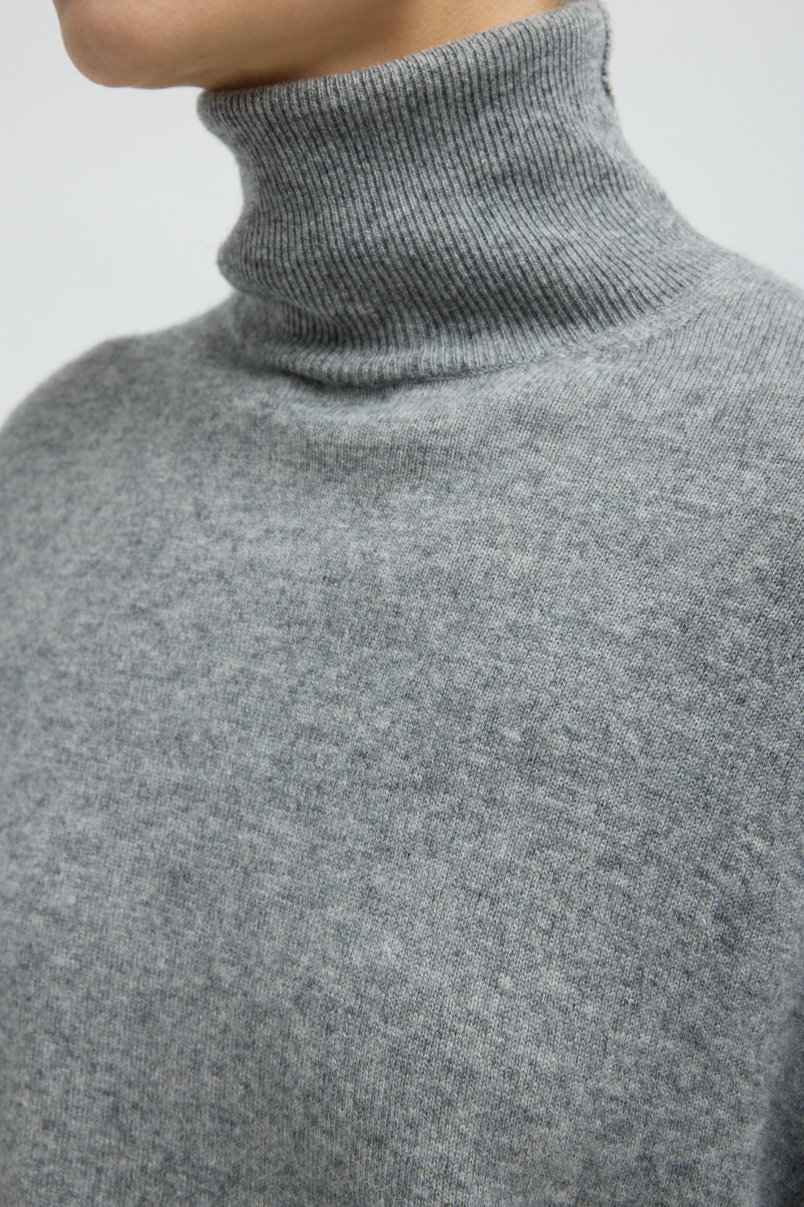 Washable Cashmere Tneck Sweater