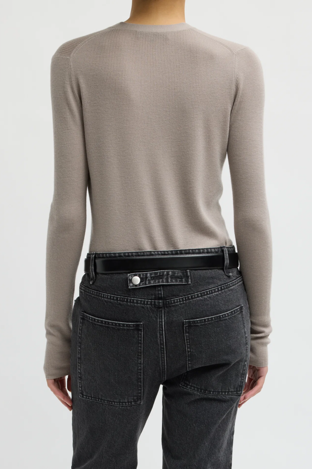 Feather Weight Ribbed V-Neck Slim Cardigan