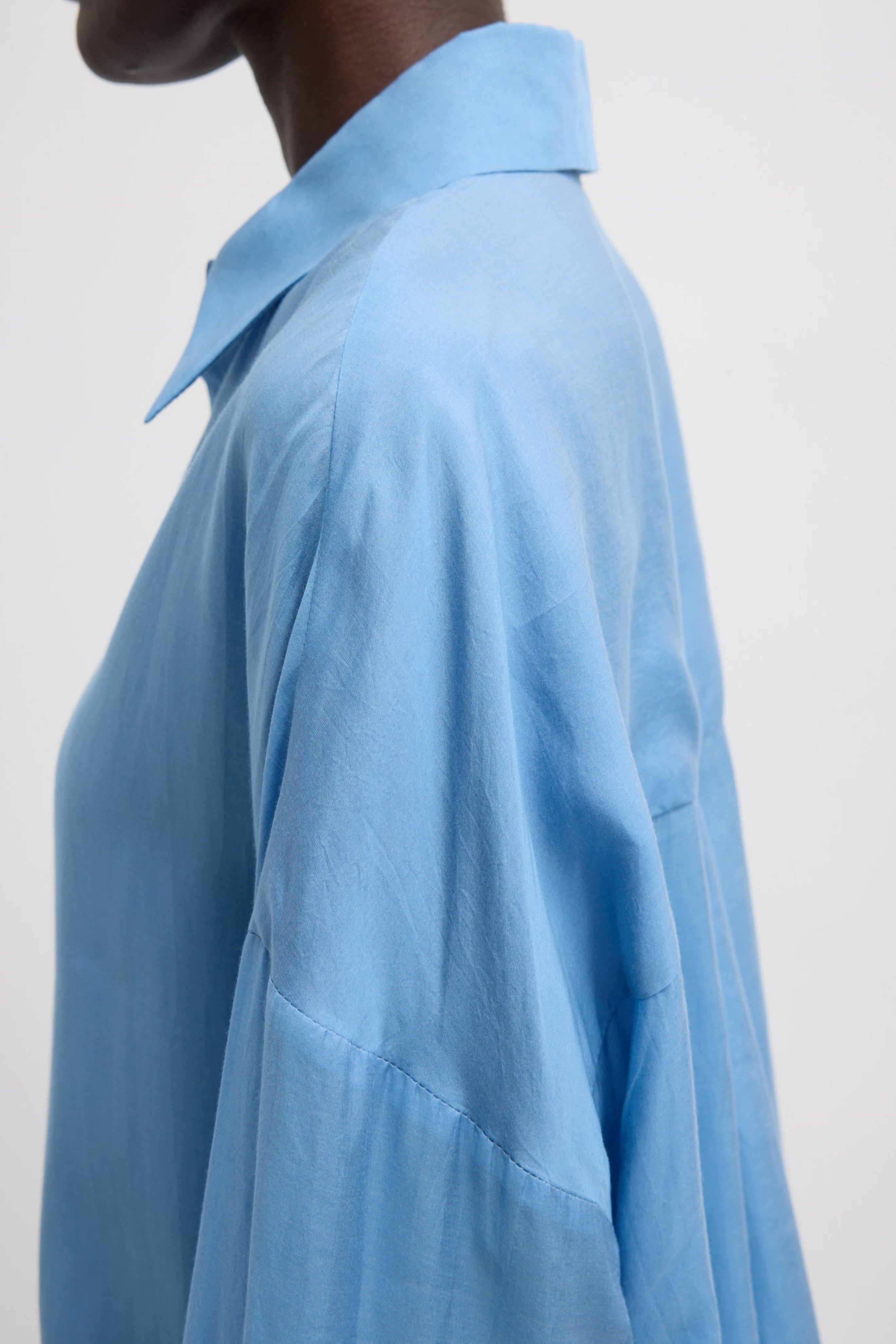ULTRA LIGHT SILK TENCEL OVERSIZED SHIRT